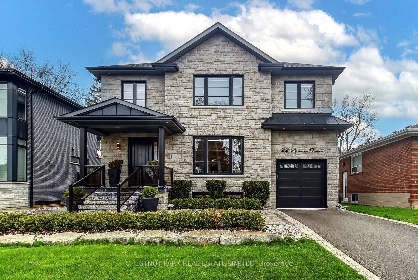 22 Lesmar Drive, Toronto, ON M9B 2V1
