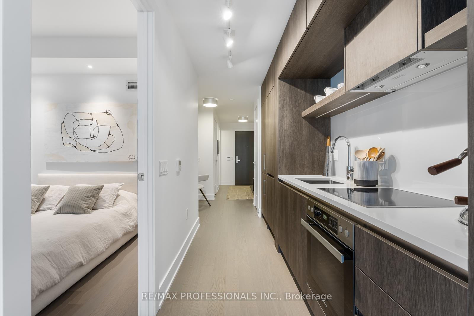 1 Bedroom Condo at 6 Jackes, Toronto For sale