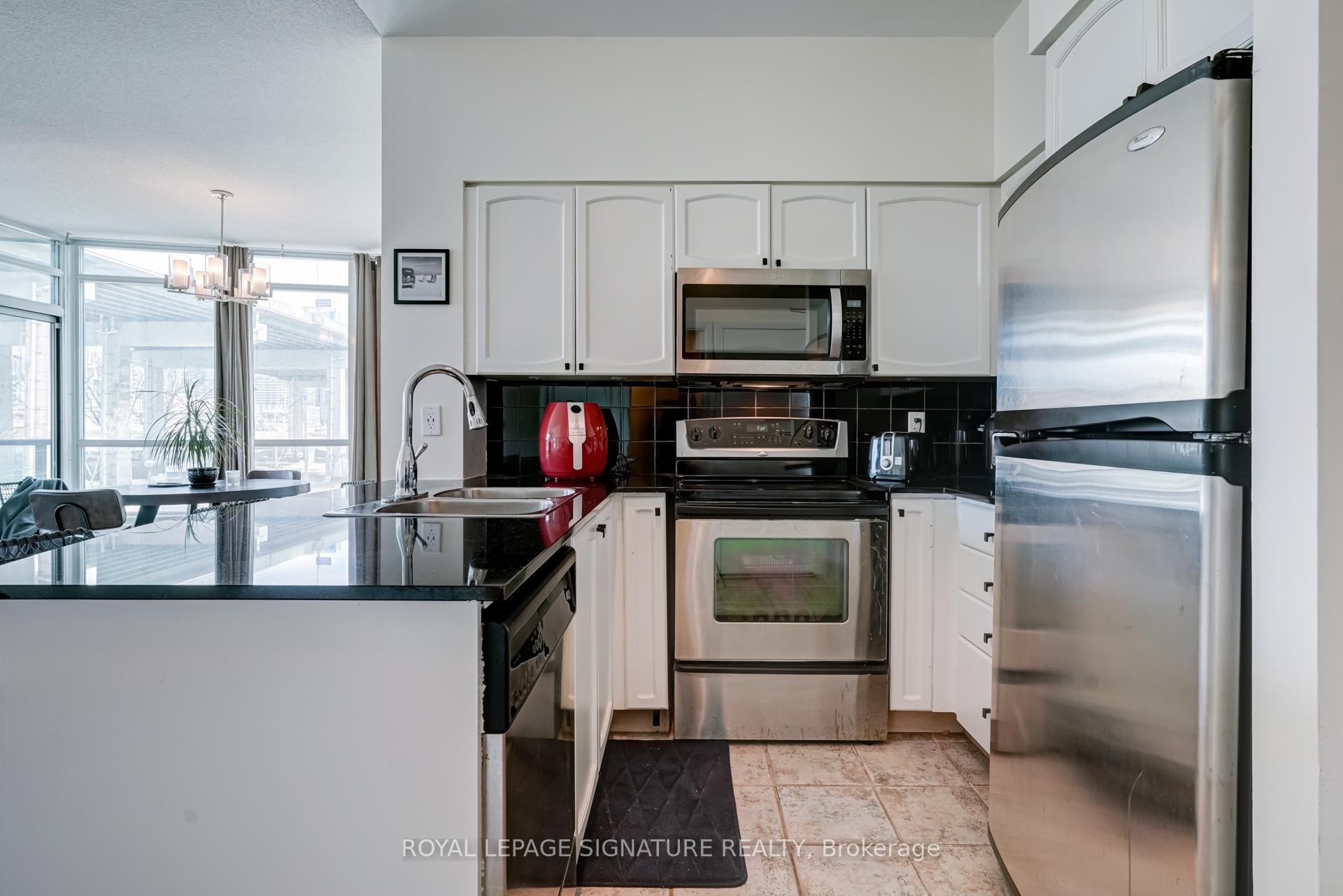 2 Bedrooms Condo at 231 Fort York, Toronto For sale