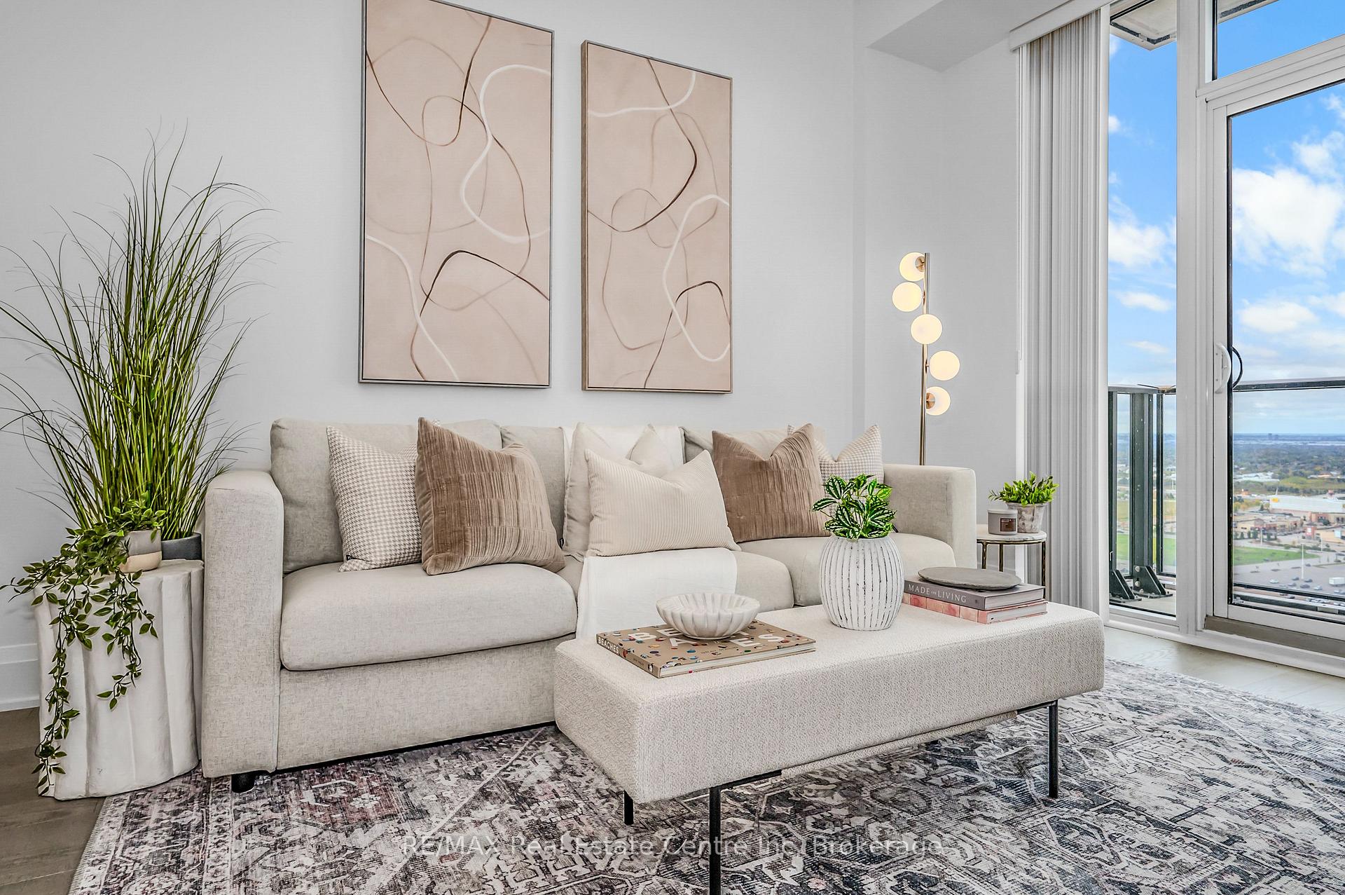2 Bedrooms Condo at 9000 Jane, Vaughan For sale