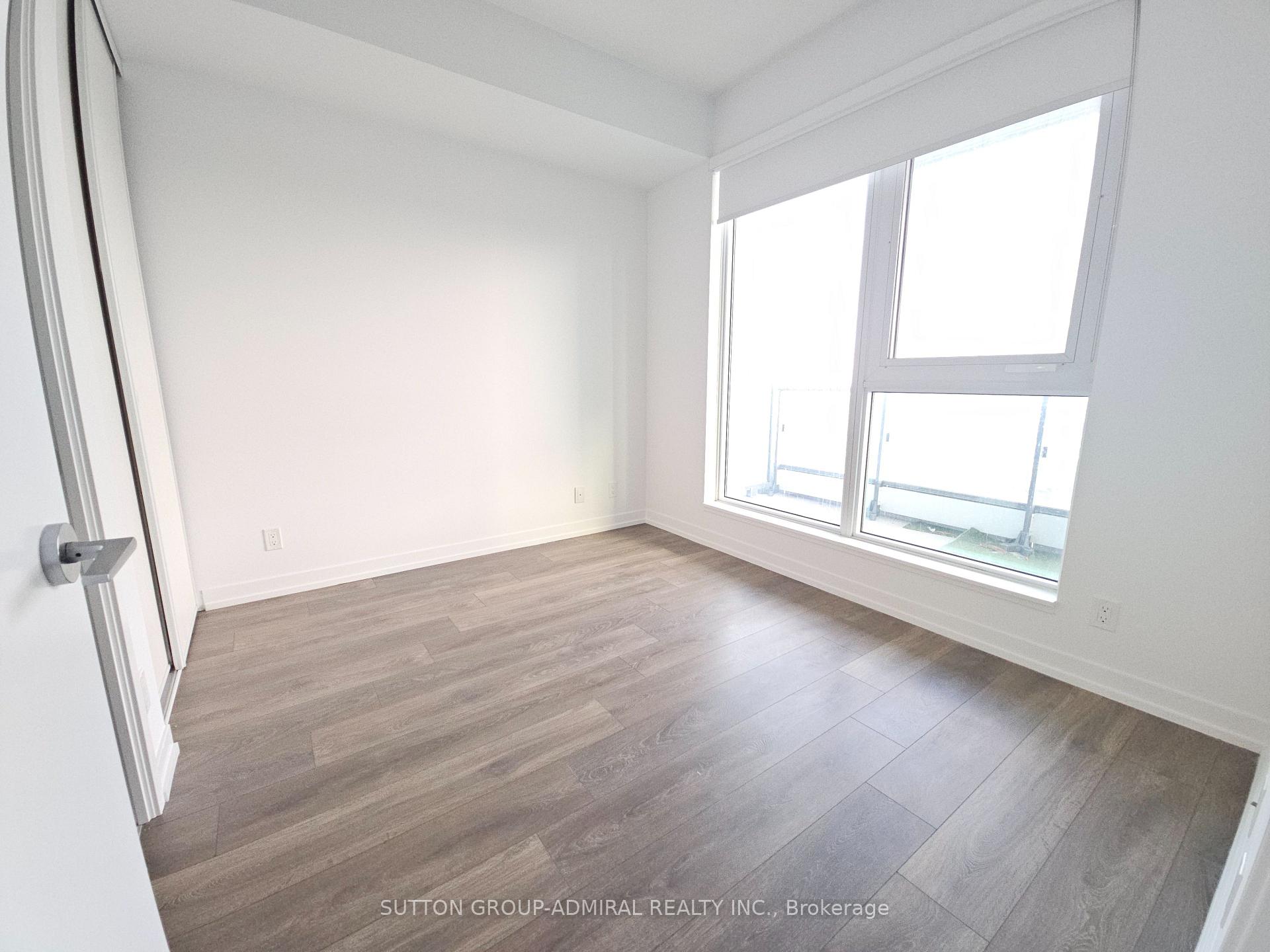 3 Bedrooms Condo at 950 Portage, Vaughan For sale