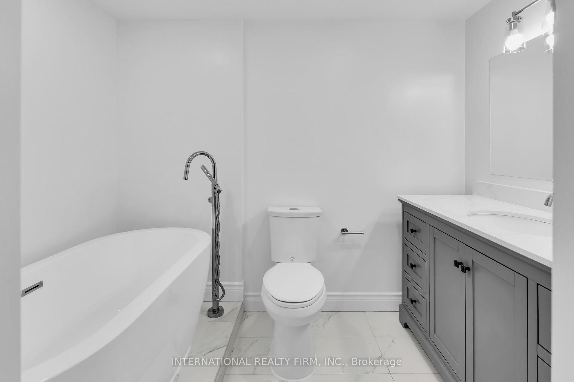 1 Bedroom Condo at 1 Palace Pier, Toronto For sale