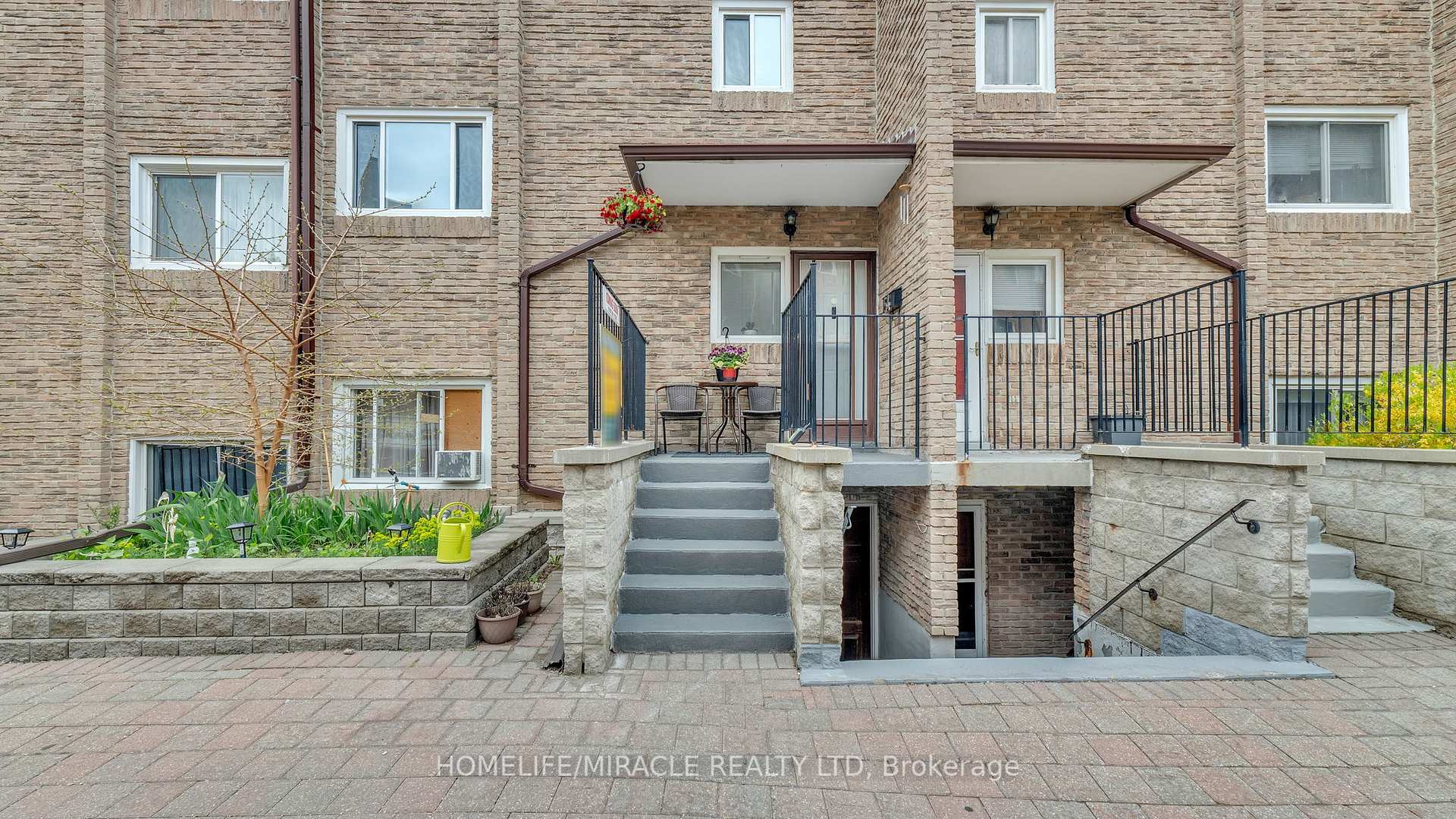 3 Bedrooms Condo at 91 Muir, Toronto For sale