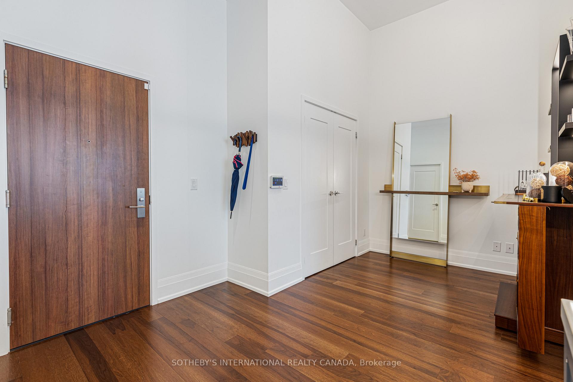 4 Bedrooms Condo at 25 Malcolm, Toronto For sale