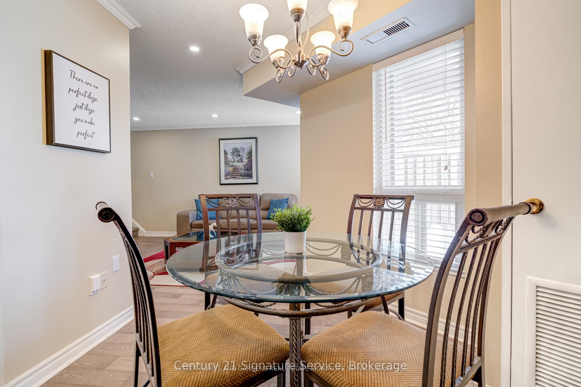 2 Bedrooms Condo at 2001 Bonnymede, Mississauga For sale
