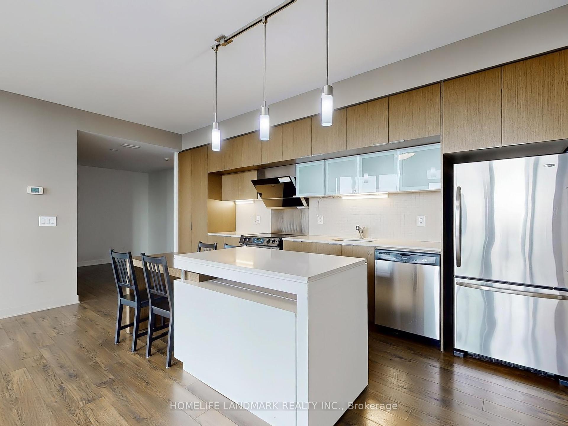 3 Bedrooms Condo at 110 Charles, Toronto For sale