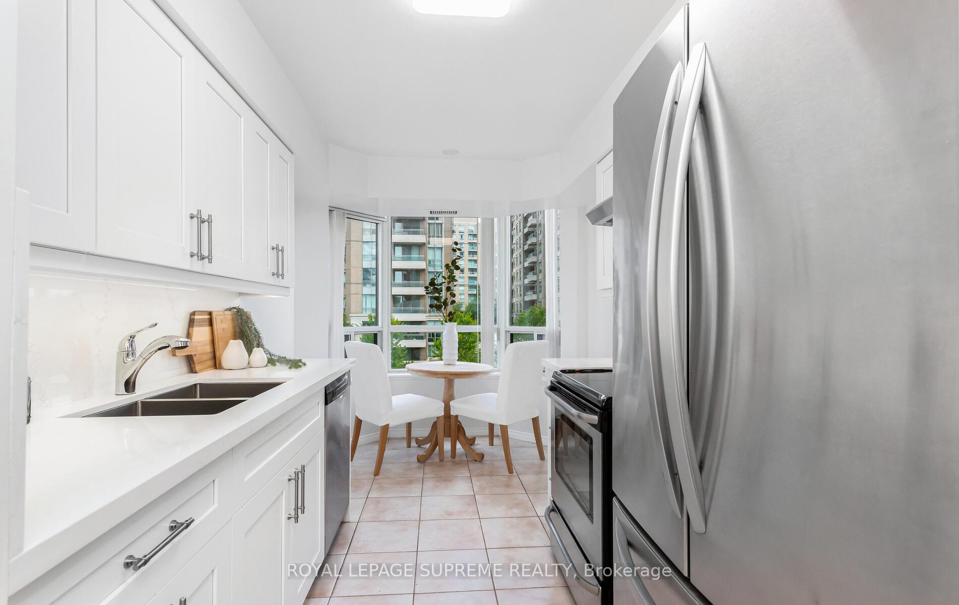 2 Bedrooms Condo at 35 Finch, Toronto For sale