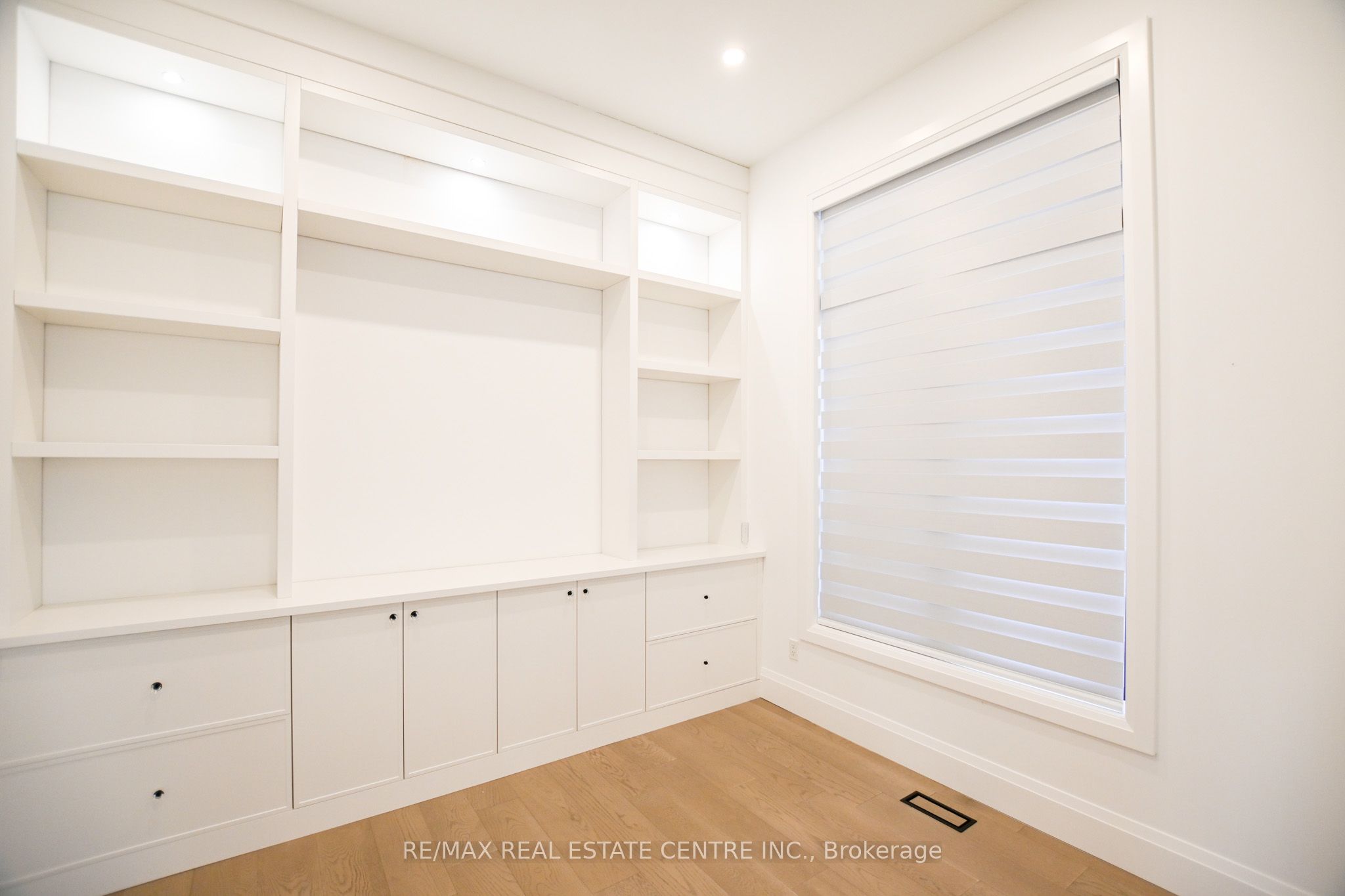 7325 Sunset Place, #3