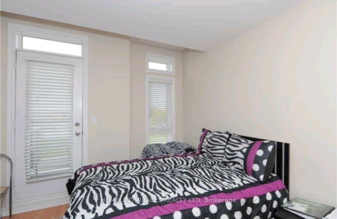 2 Bedrooms Condo at 9601 Jane, Vaughan For sale