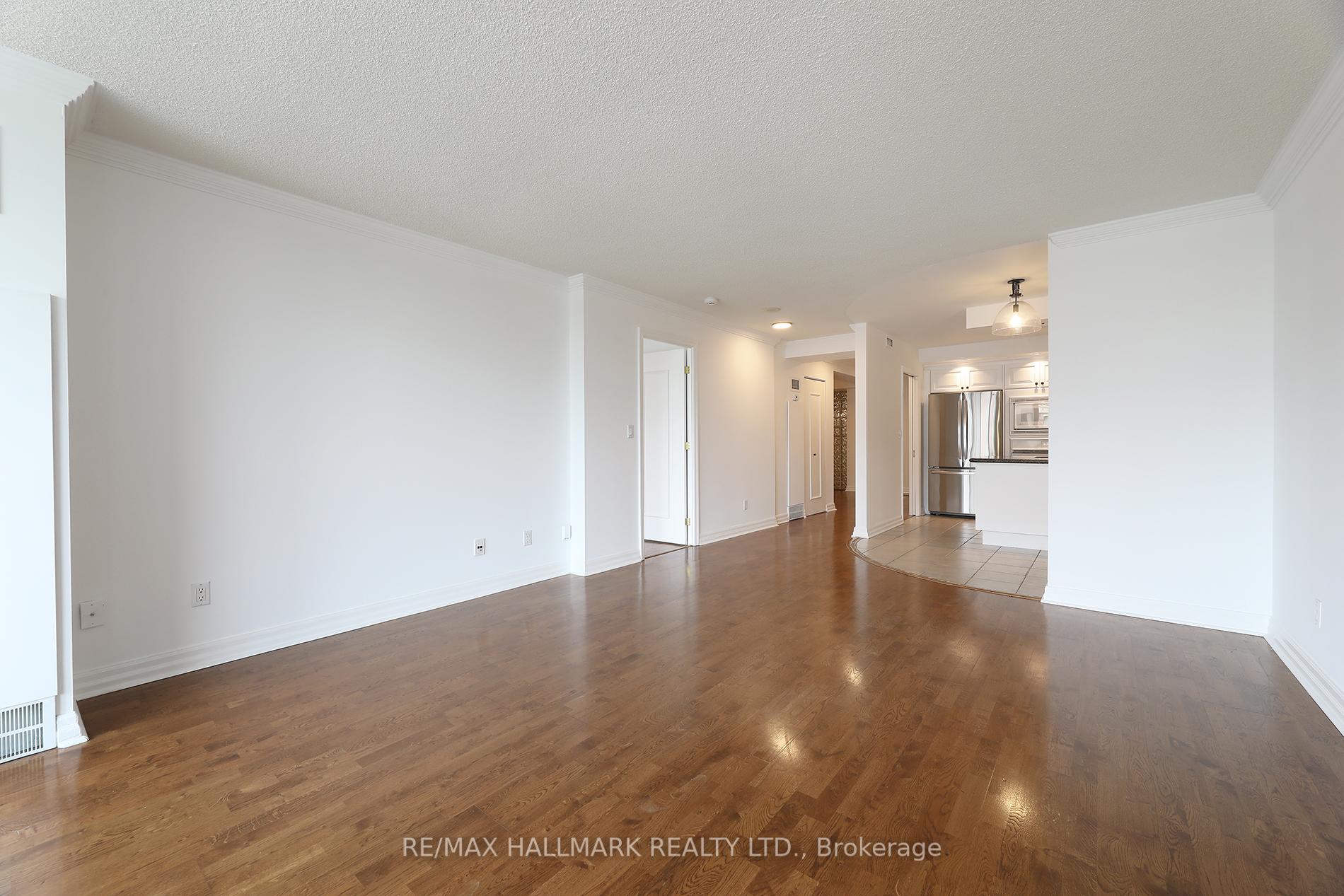 2 Bedrooms Condo at 2727 Yonge, Toronto For sale