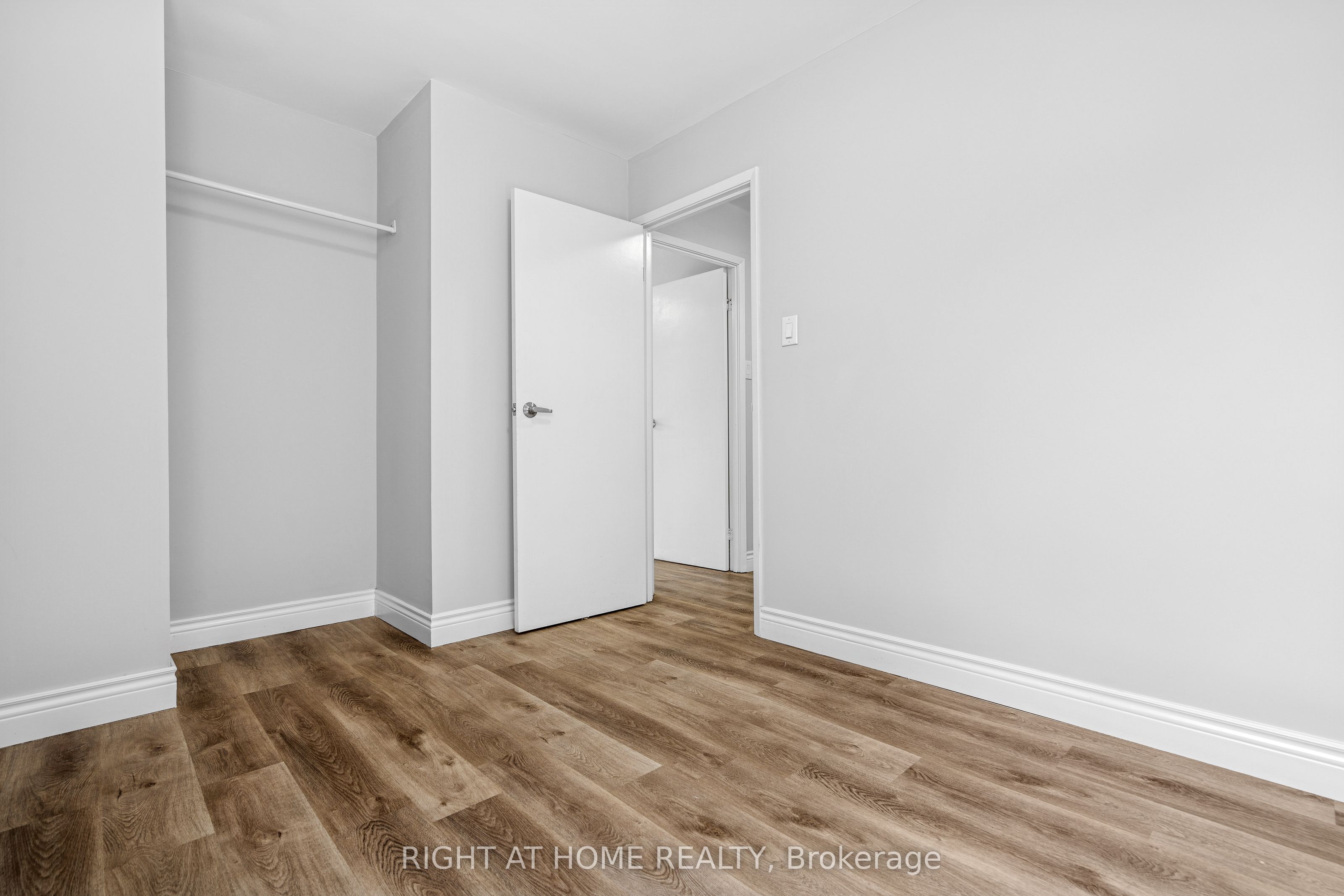 21 Ashdale Court