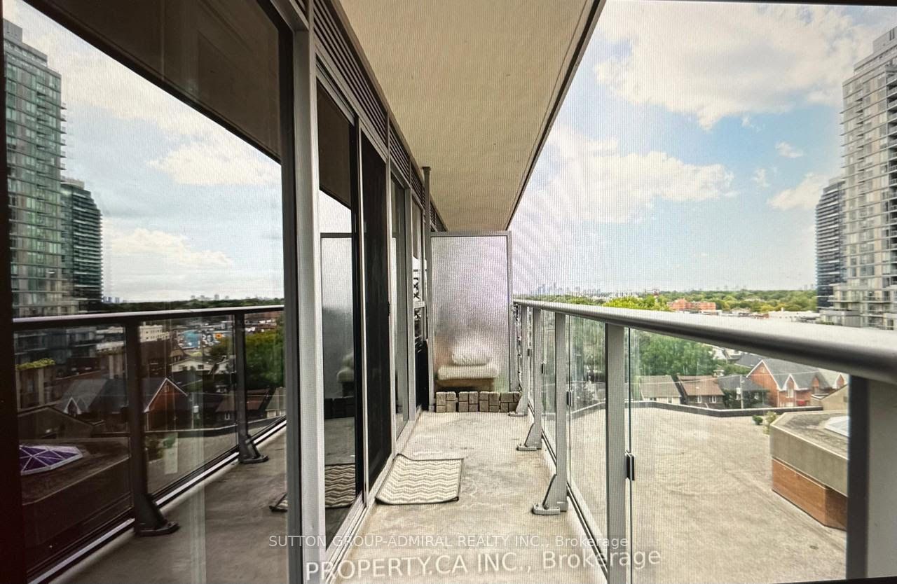 58 Orchard View Boulevard, #907