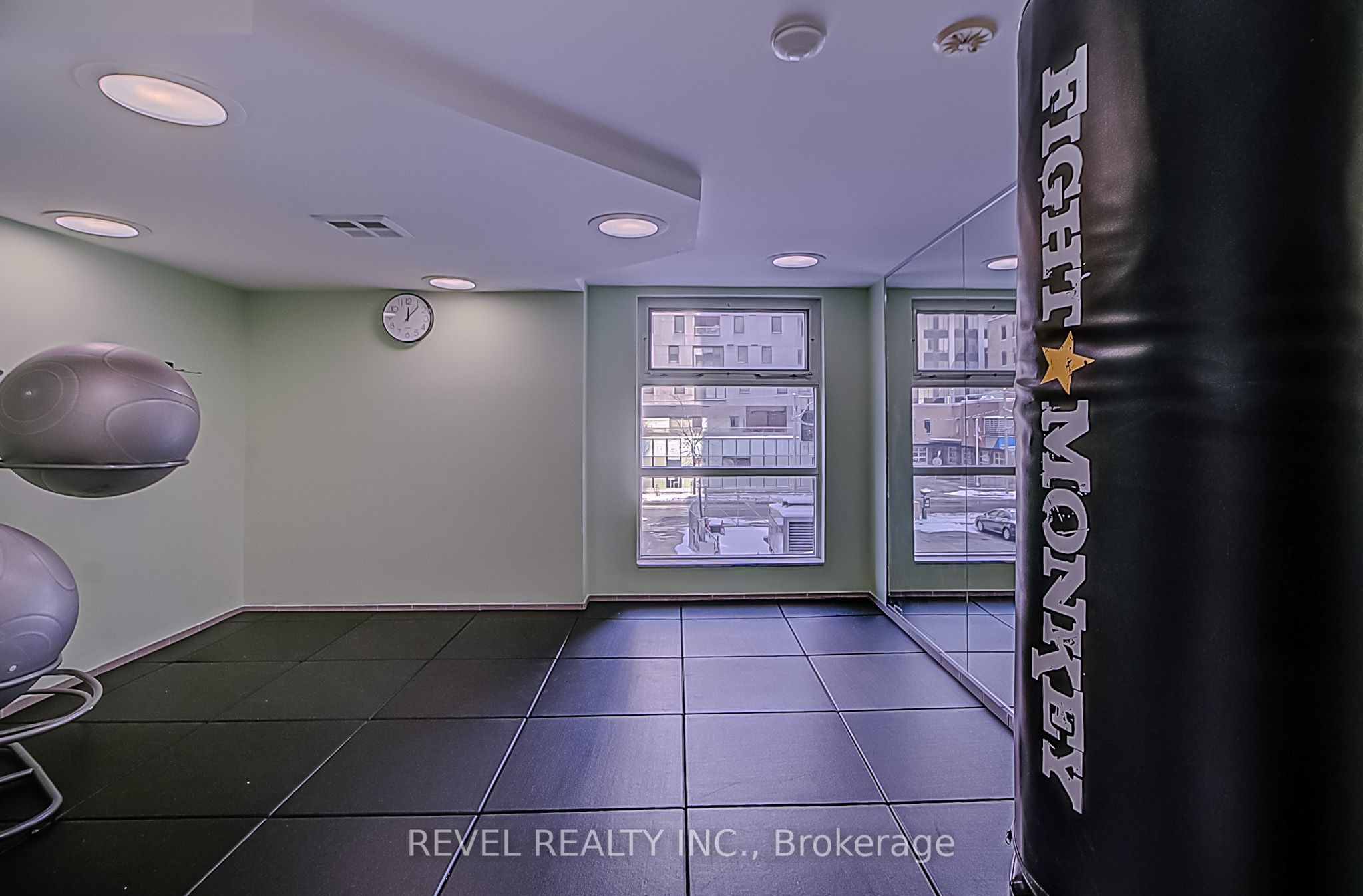 50 Lombard Street, #1004