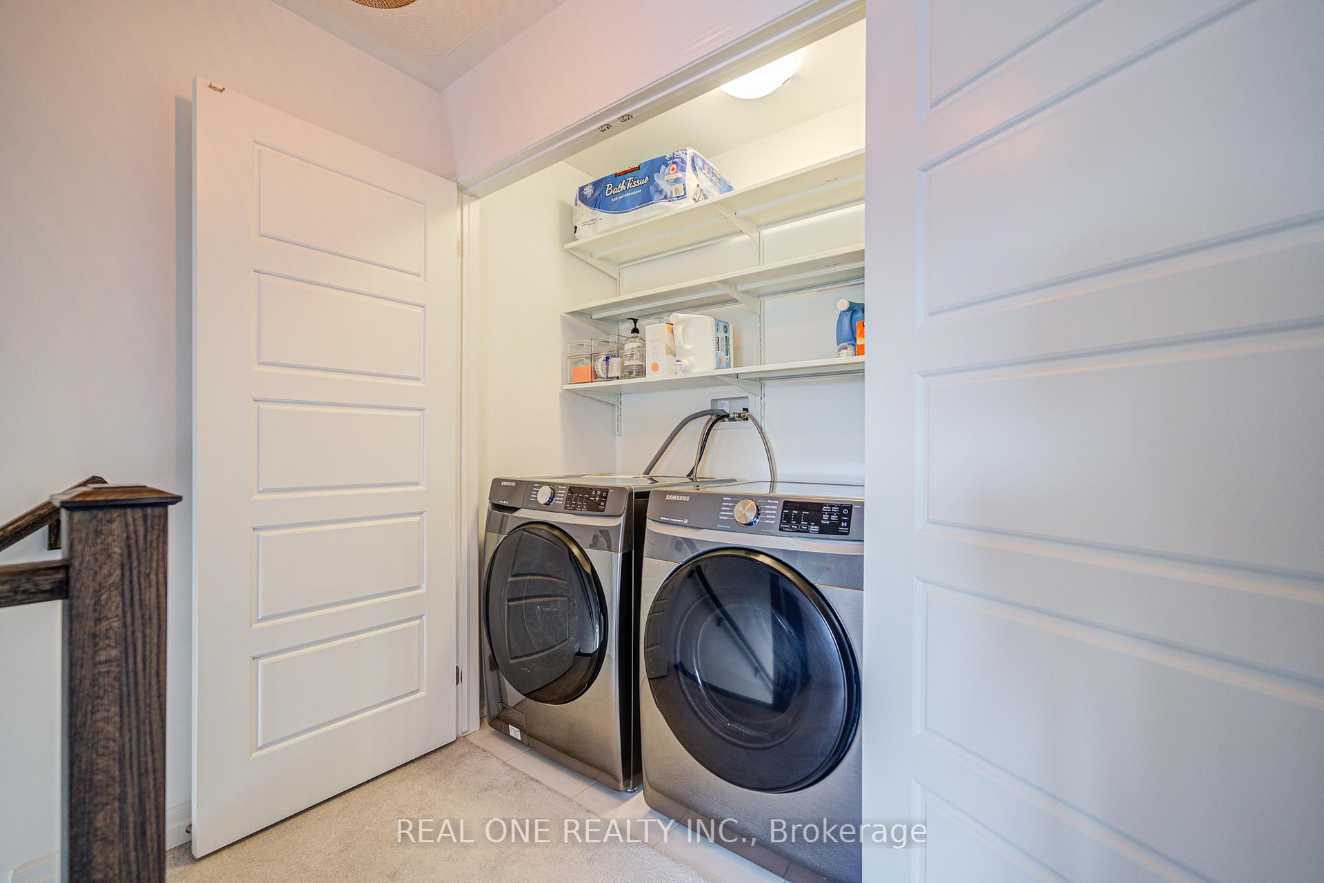 4 Bedrooms Condo at 91 Grovewood Common, Oakville For sale