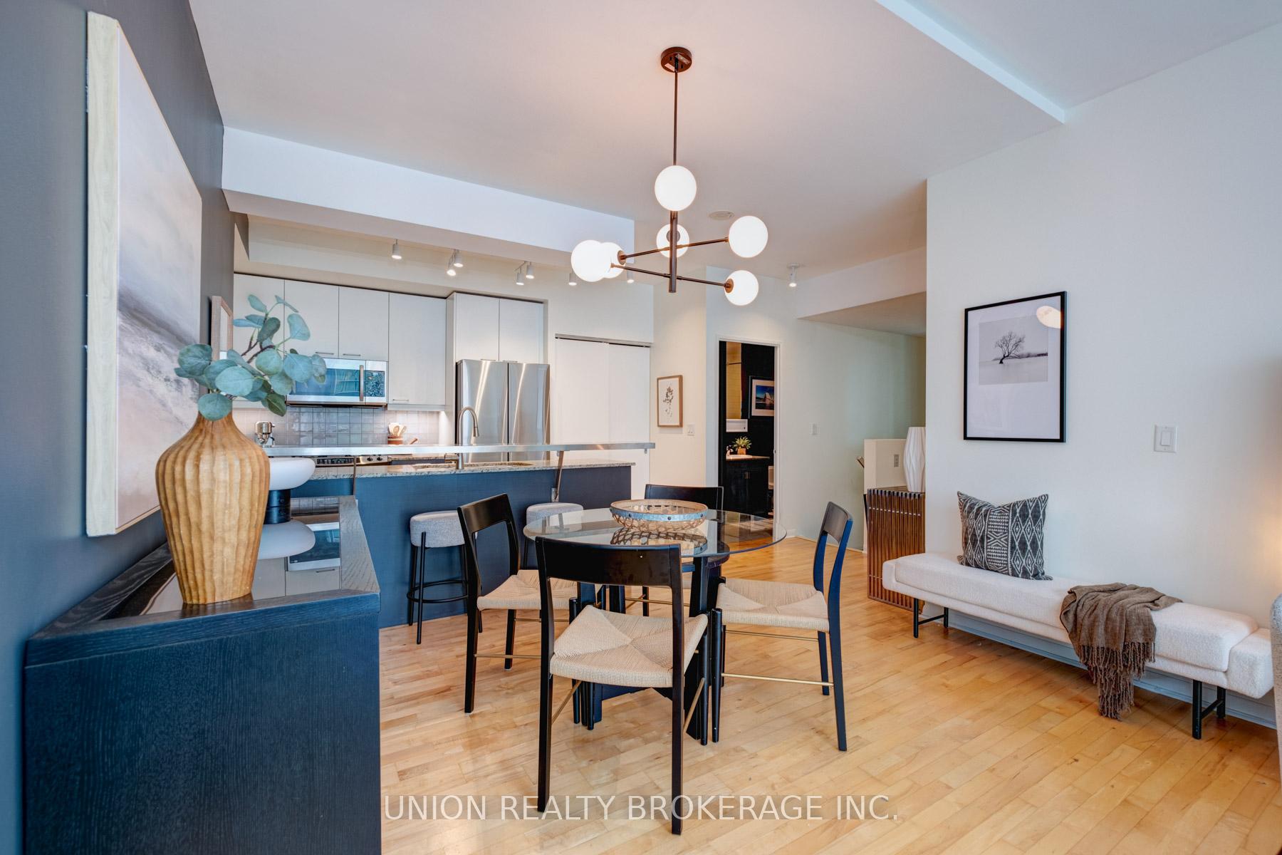 2 Bedrooms Condo at 333 Adelaide, Toronto For sale