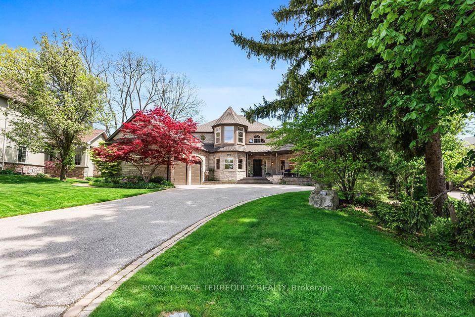 507 Rougemount Drive, Pickering, ON L1W 2B8