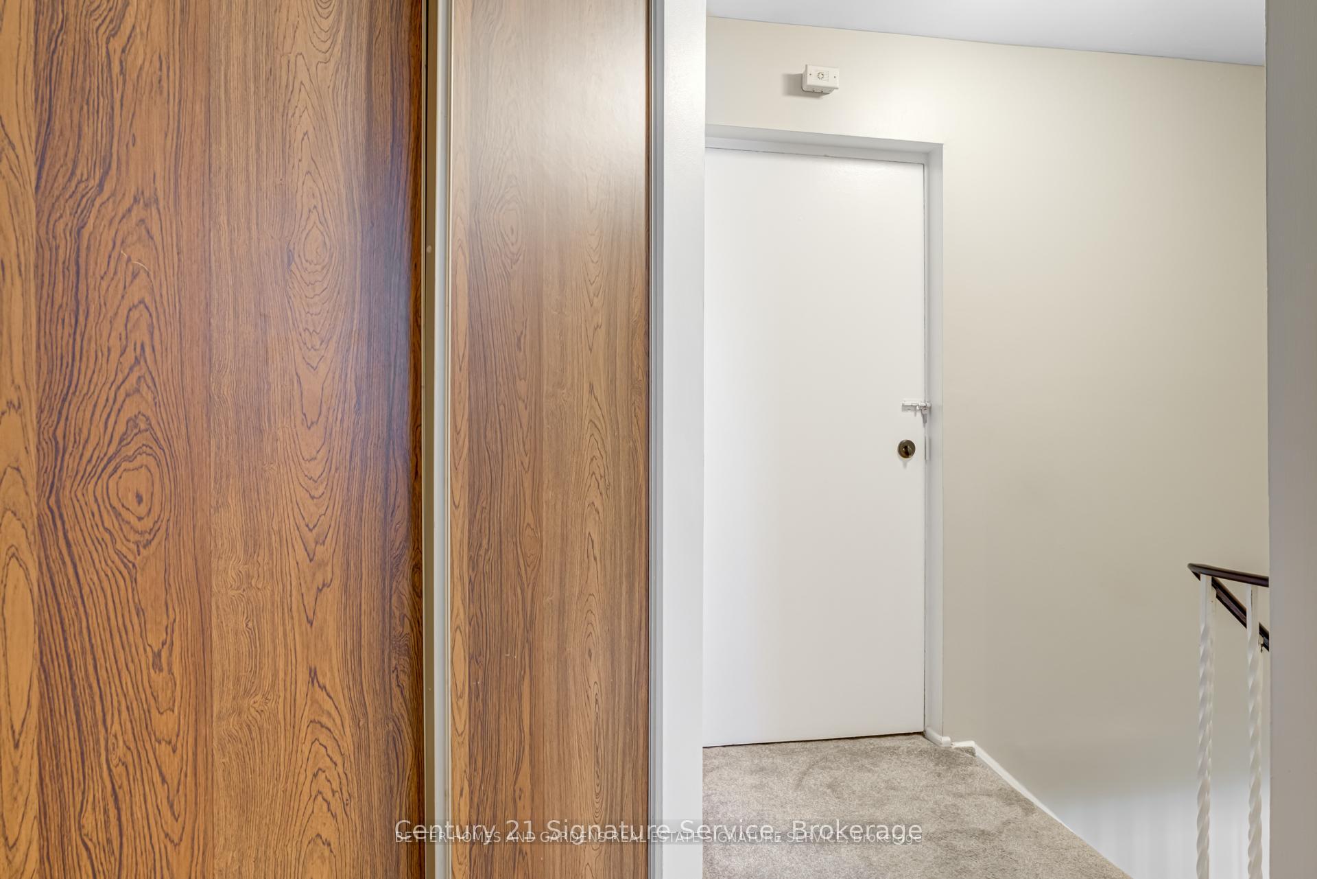 2 Bedrooms Condo at 2001 Bonnymede, Mississauga For sale