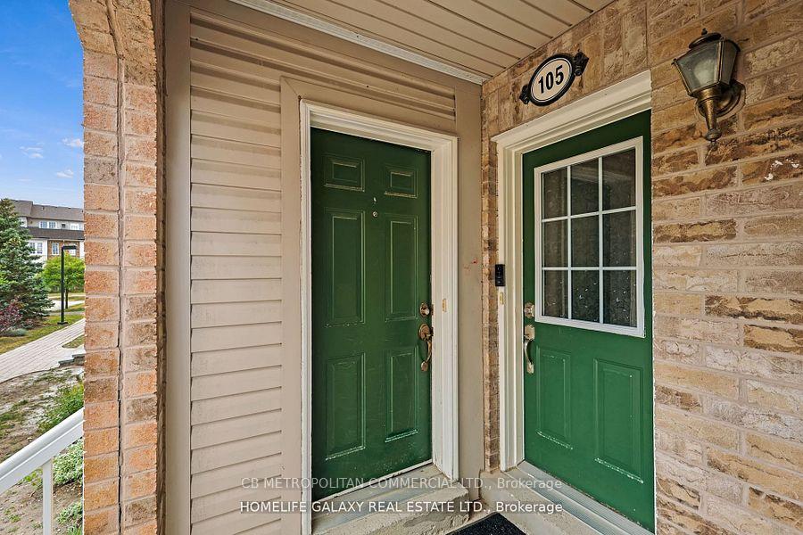 3 Bedrooms Condo at 42 Pinery,  Toronto For sale