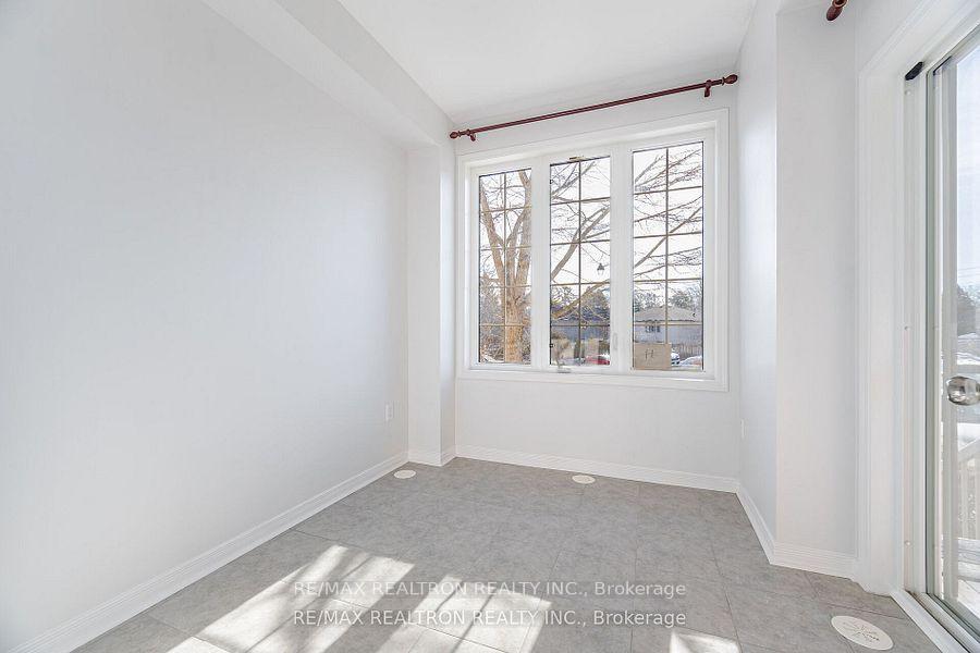 3 Bedrooms Condo at 4711 Kingston,  Toronto For sale