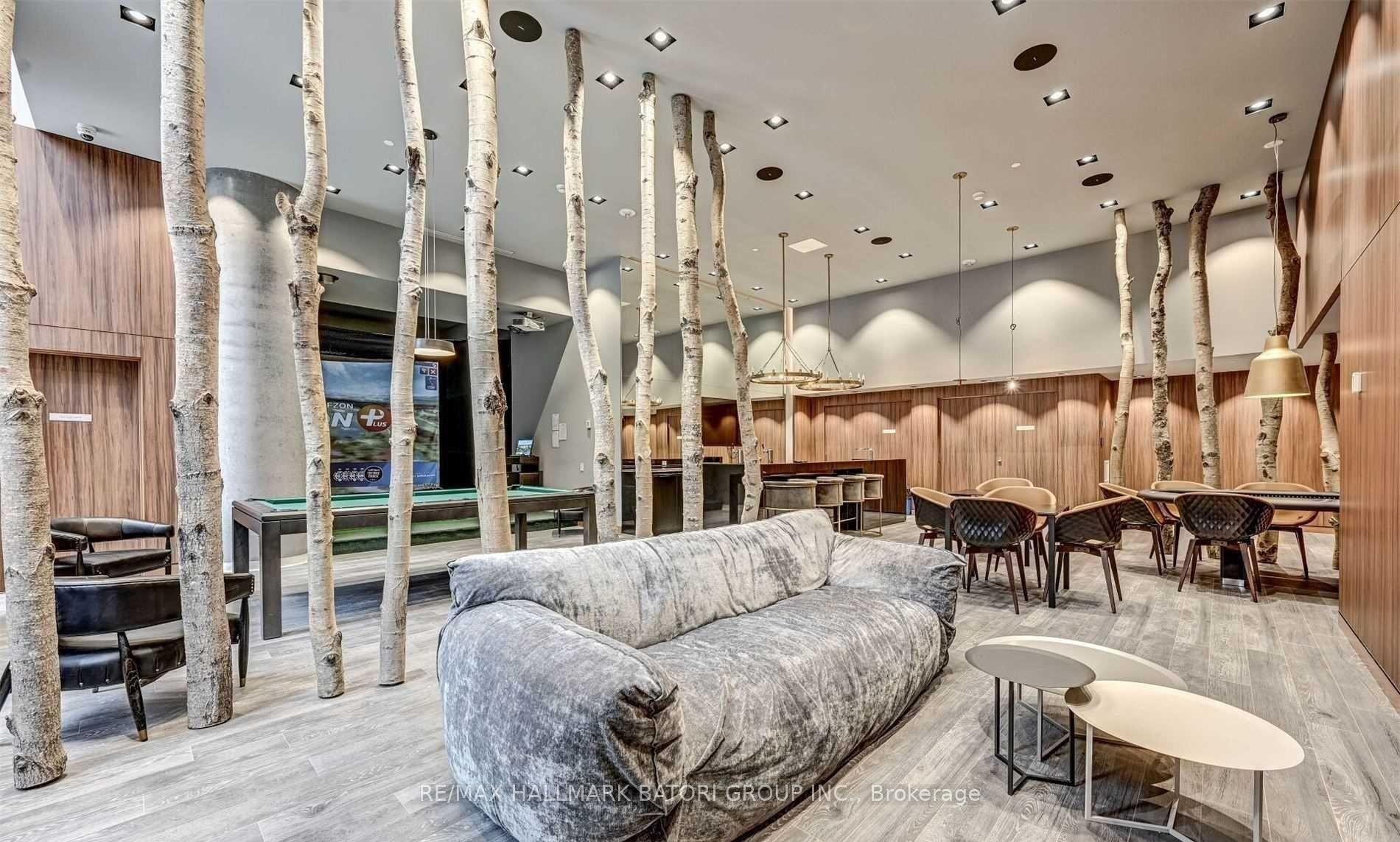 2 Bedrooms Condo at 161 Roehampton,  Toronto For sale
