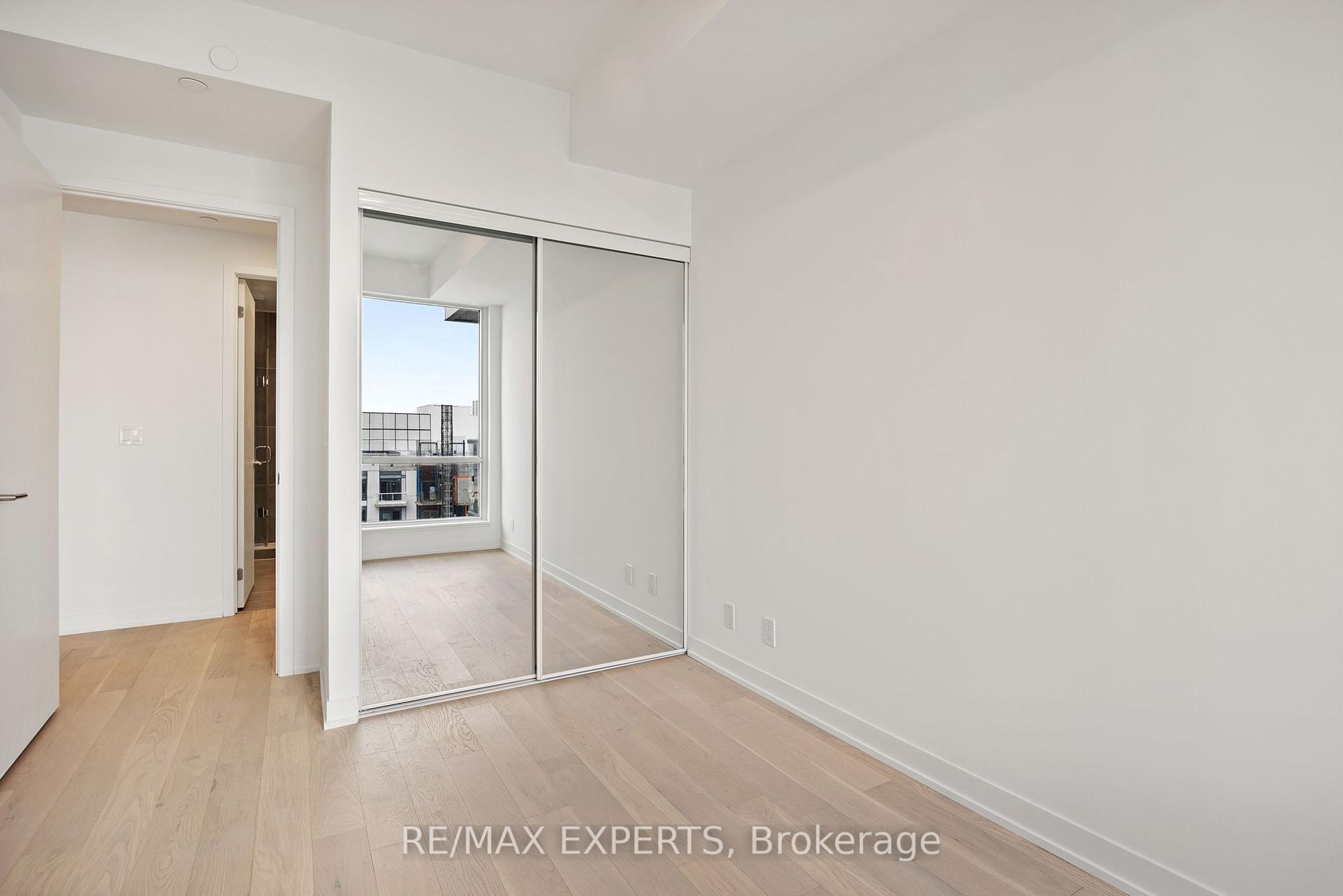 2 Bedrooms Condo at 7950 Bathurst, Vaughan For sale