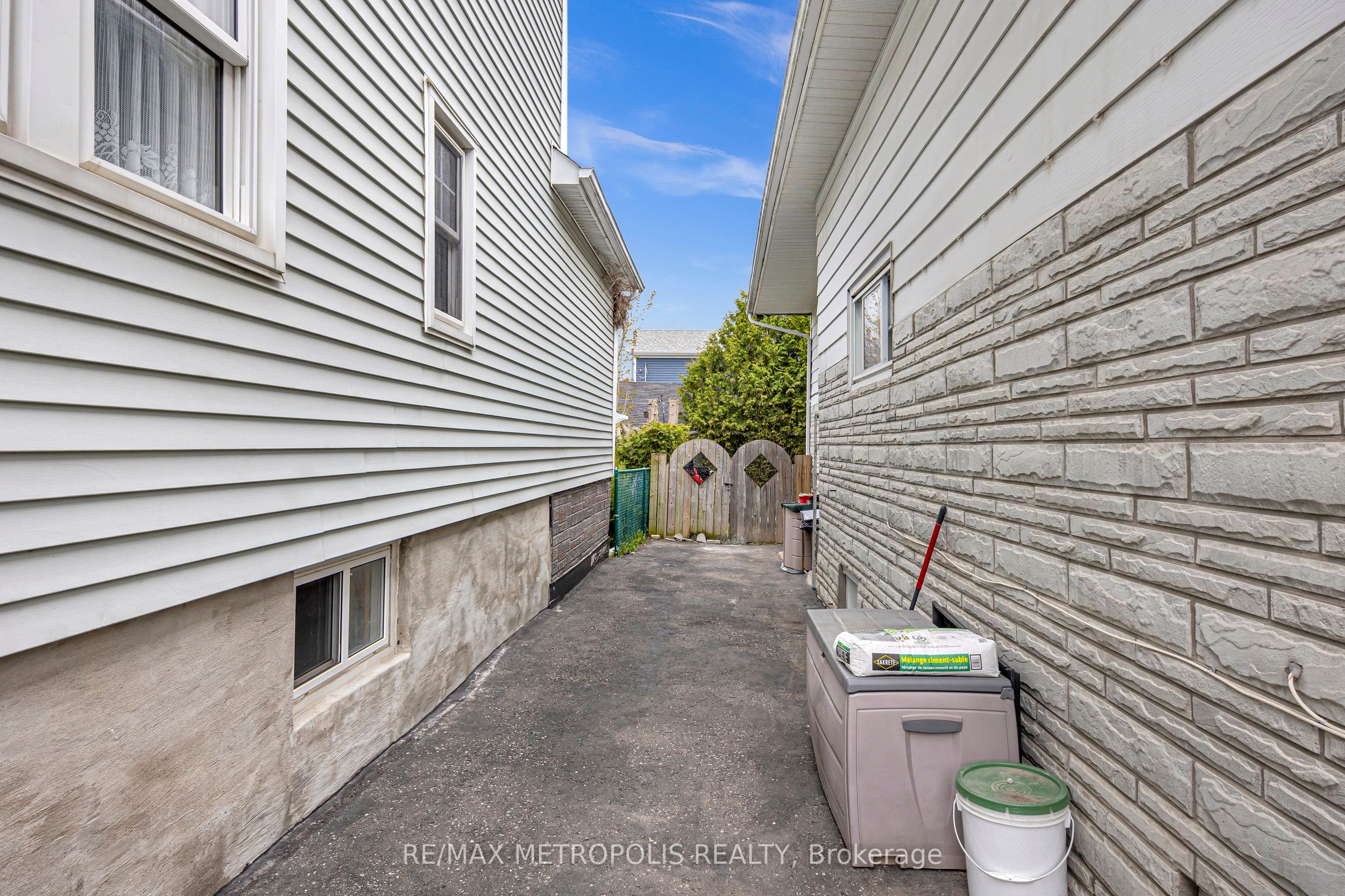 337 Pine Avenue