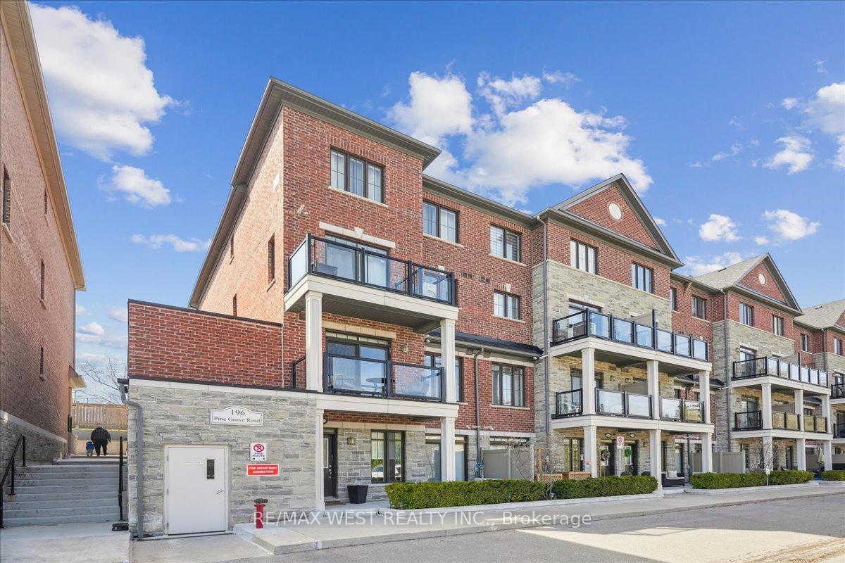 2 Bedrooms Condo at 196 Pine Grove, Vaughan For sale