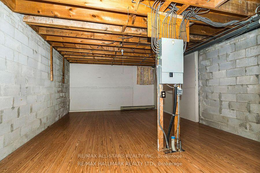 3 Bedrooms Condo at 50 Golf Club, Toronto For sale