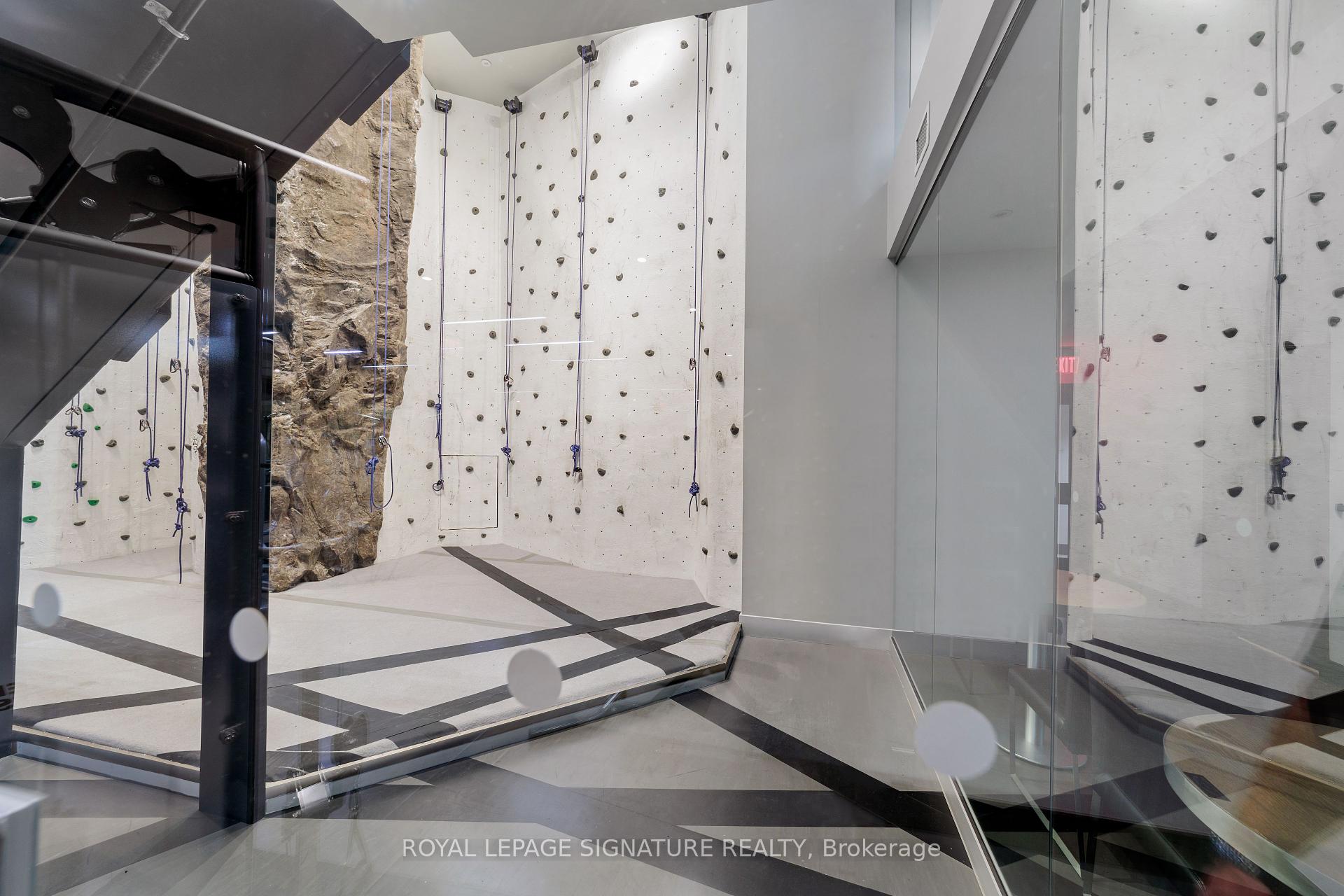 2 Bedrooms Condo at 1830 Bloor, Toronto For sale