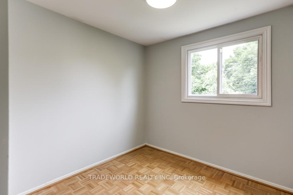 3 Bedrooms Condo at 50 Brookmill, Toronto For sale