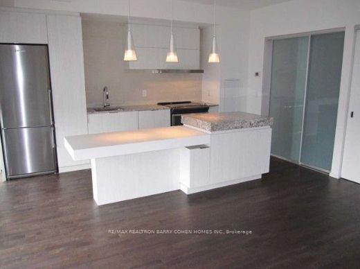 2 Bedrooms Condo at 101 Charles, Toronto For sale