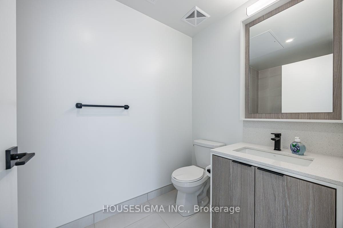 3 Bedrooms Condo at 36 Zorra,  Toronto For sale
