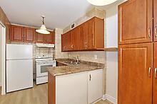 2 Bedrooms Condo at 19 Four Winds, Toronto For sale
