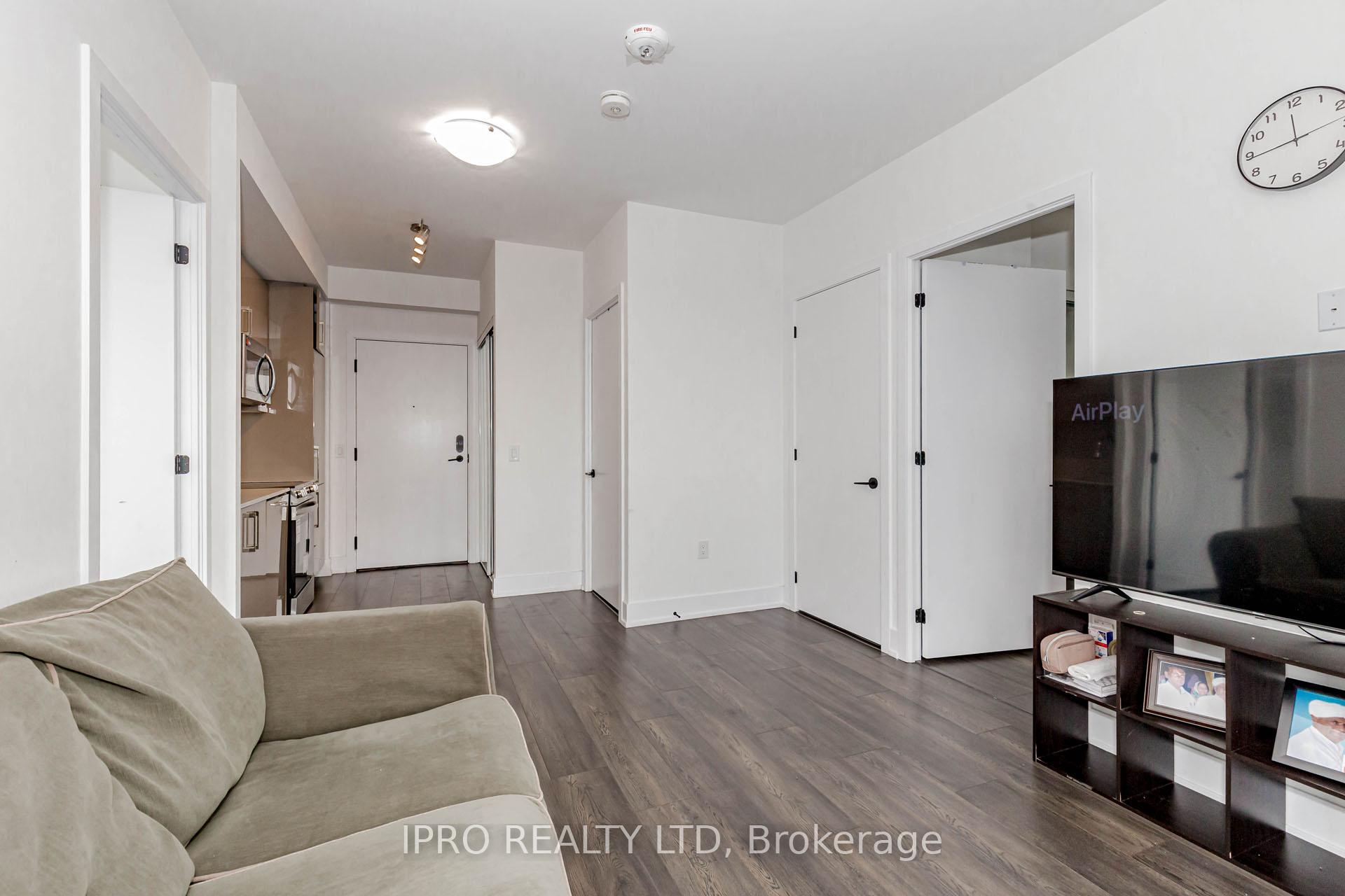 2 Bedrooms Condo at 2450 OLD BRONTE, Oakville For sale