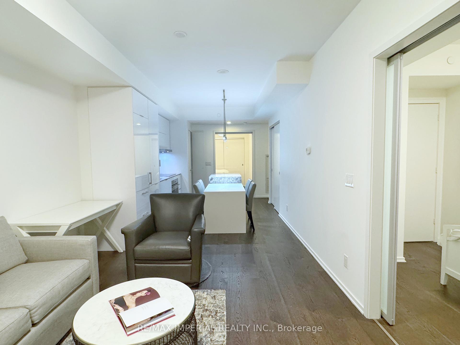 2 Bedrooms Condo at 1 Bloor, Toronto For sale
