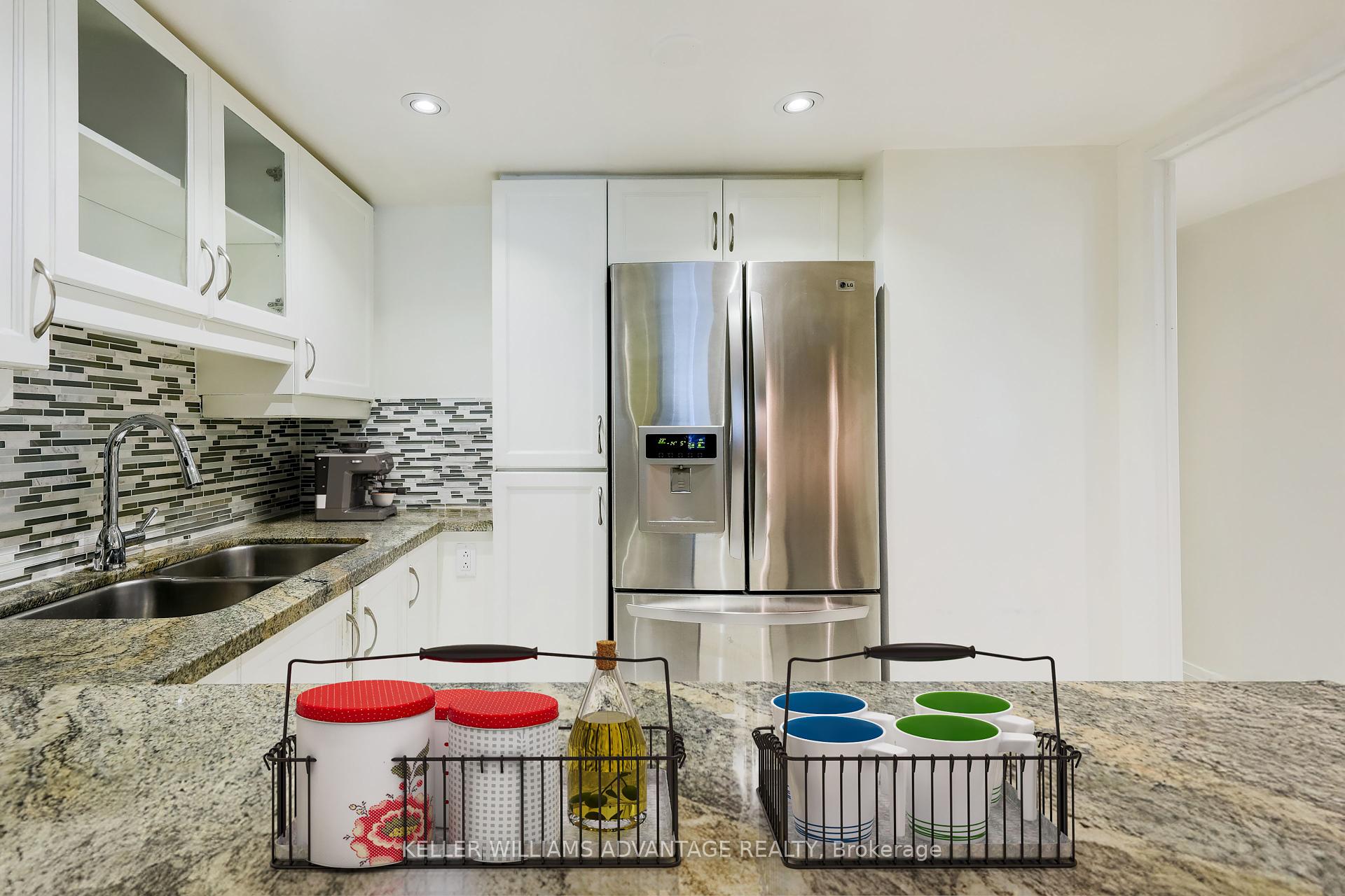 4 Bedrooms Condo at 70 Montclair,  Toronto For sale