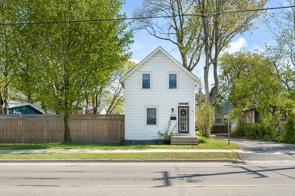 259 Stone Street, Gananoque, ON K7G 1Y7