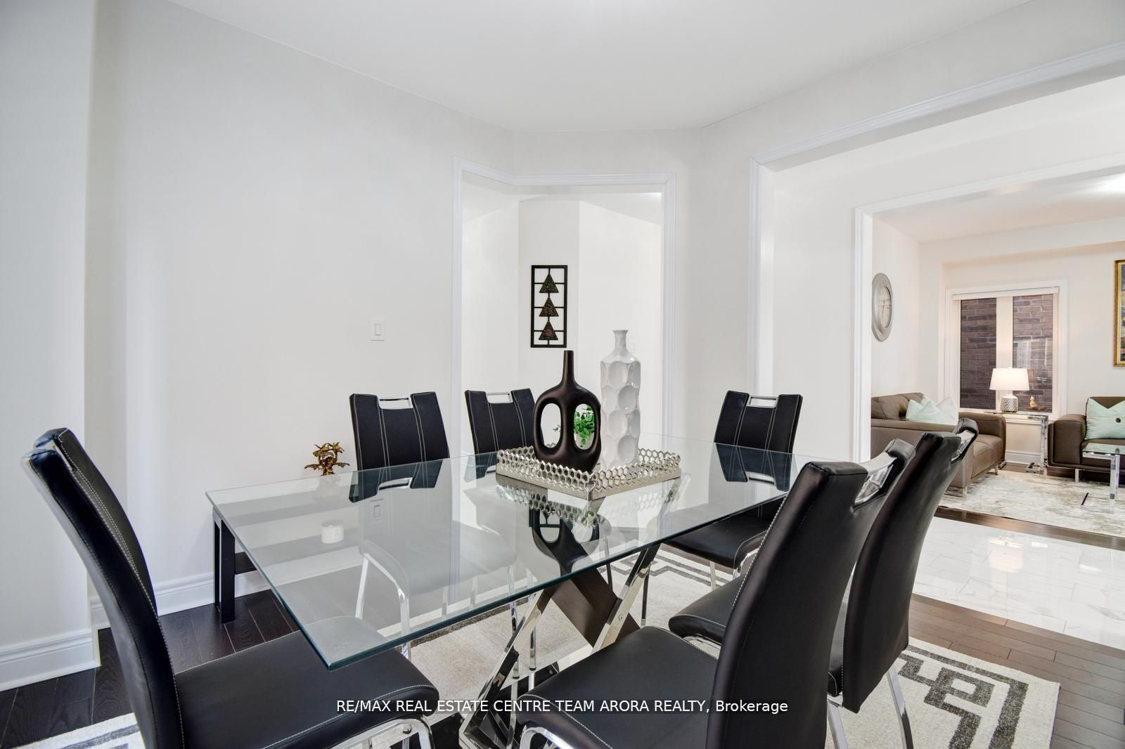 38 Rosewell Crescent