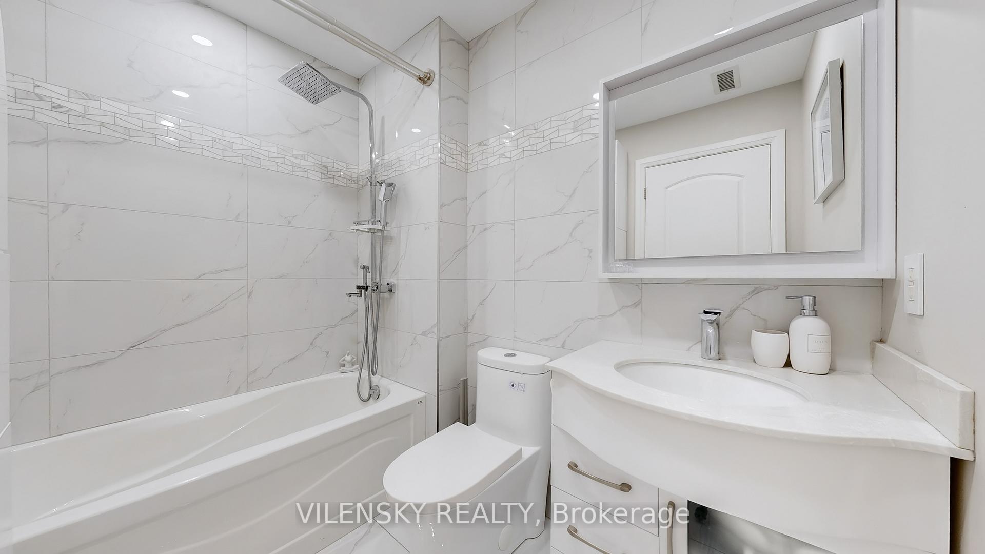 3 Bedrooms Condo at 20 North Park, Vaughan For sale