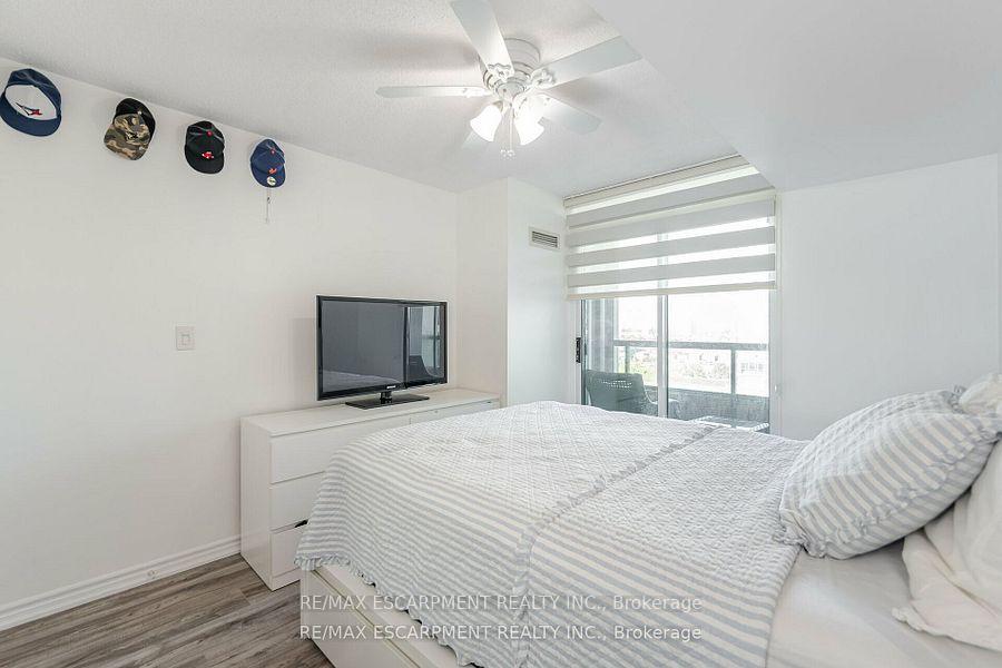 1 Bedroom Condo at 335 Rathburn, Mississauga For sale