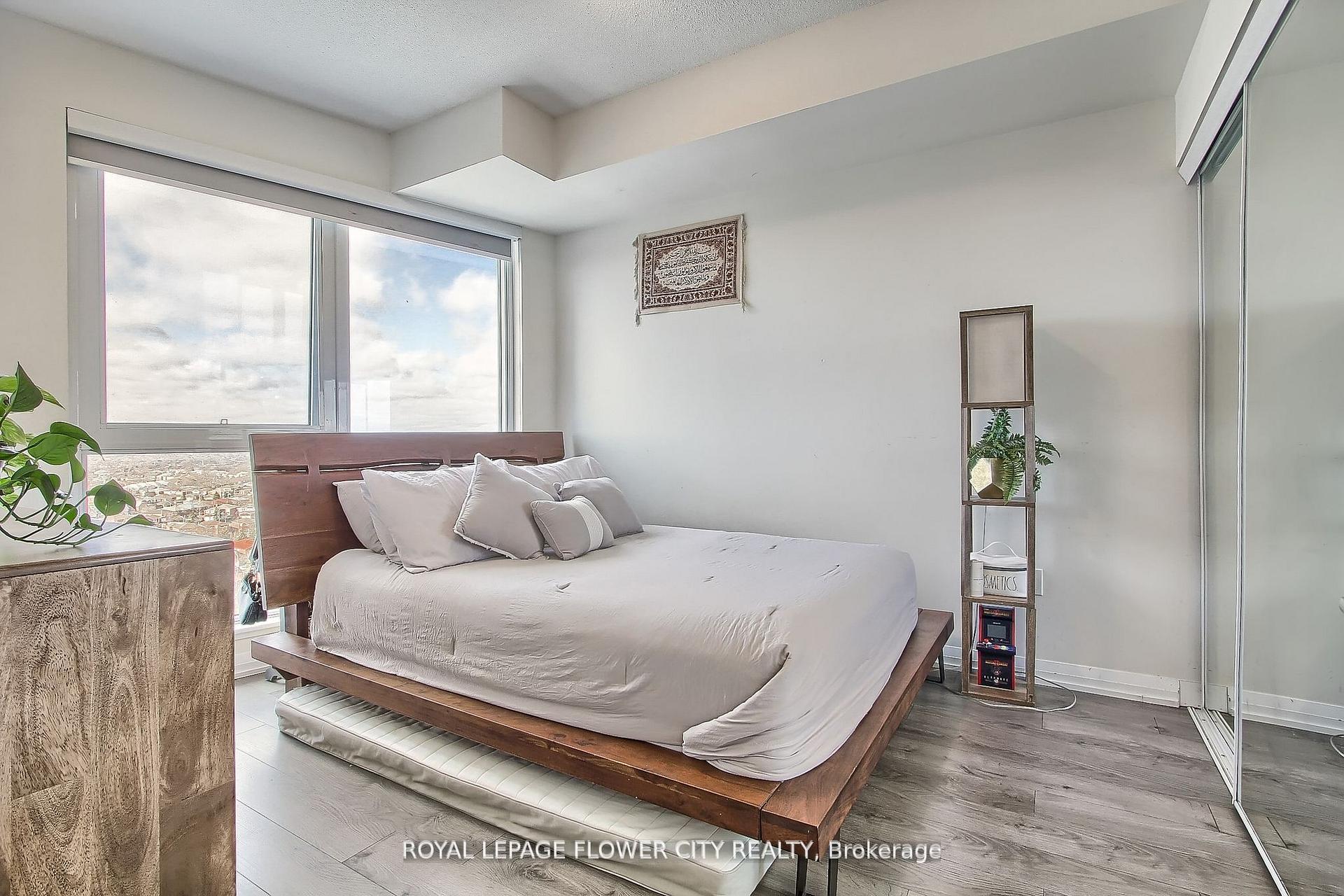 1 Bedroom Condo at 65 Watergarden, Mississauga For sale