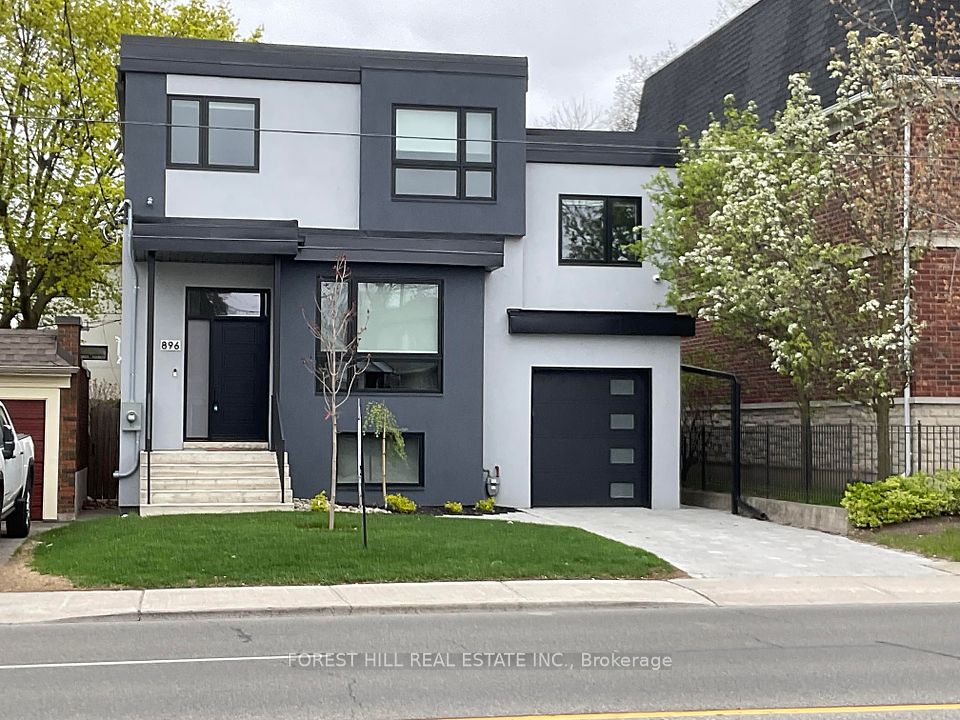 896 Coxwell