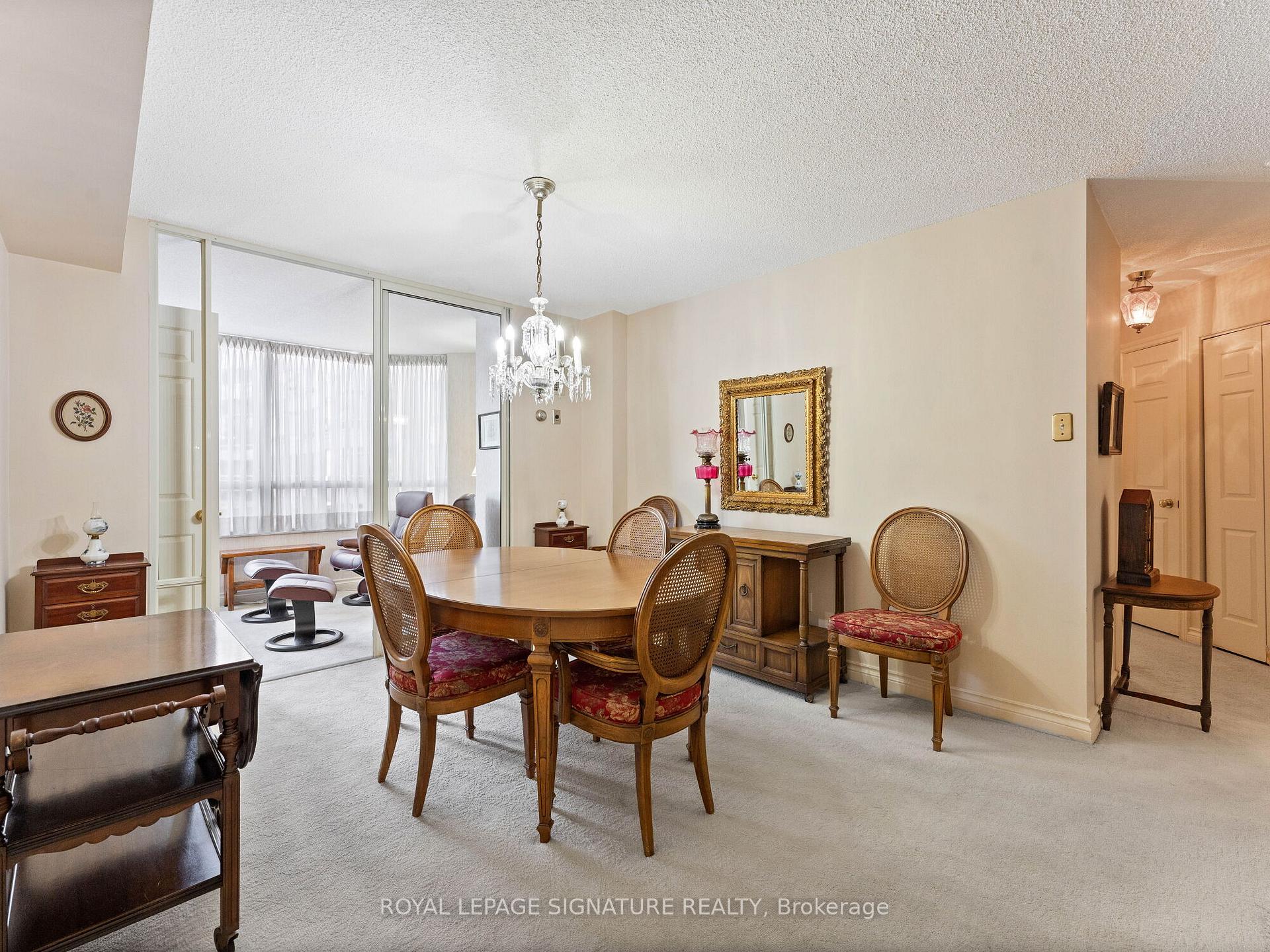 2 Bedrooms Condo at 1200 Don Mills, Toronto For sale