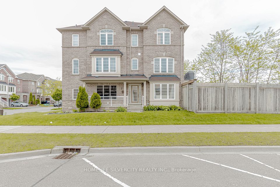 2 Stonewood Street, Ajax, ON L1S 0B2