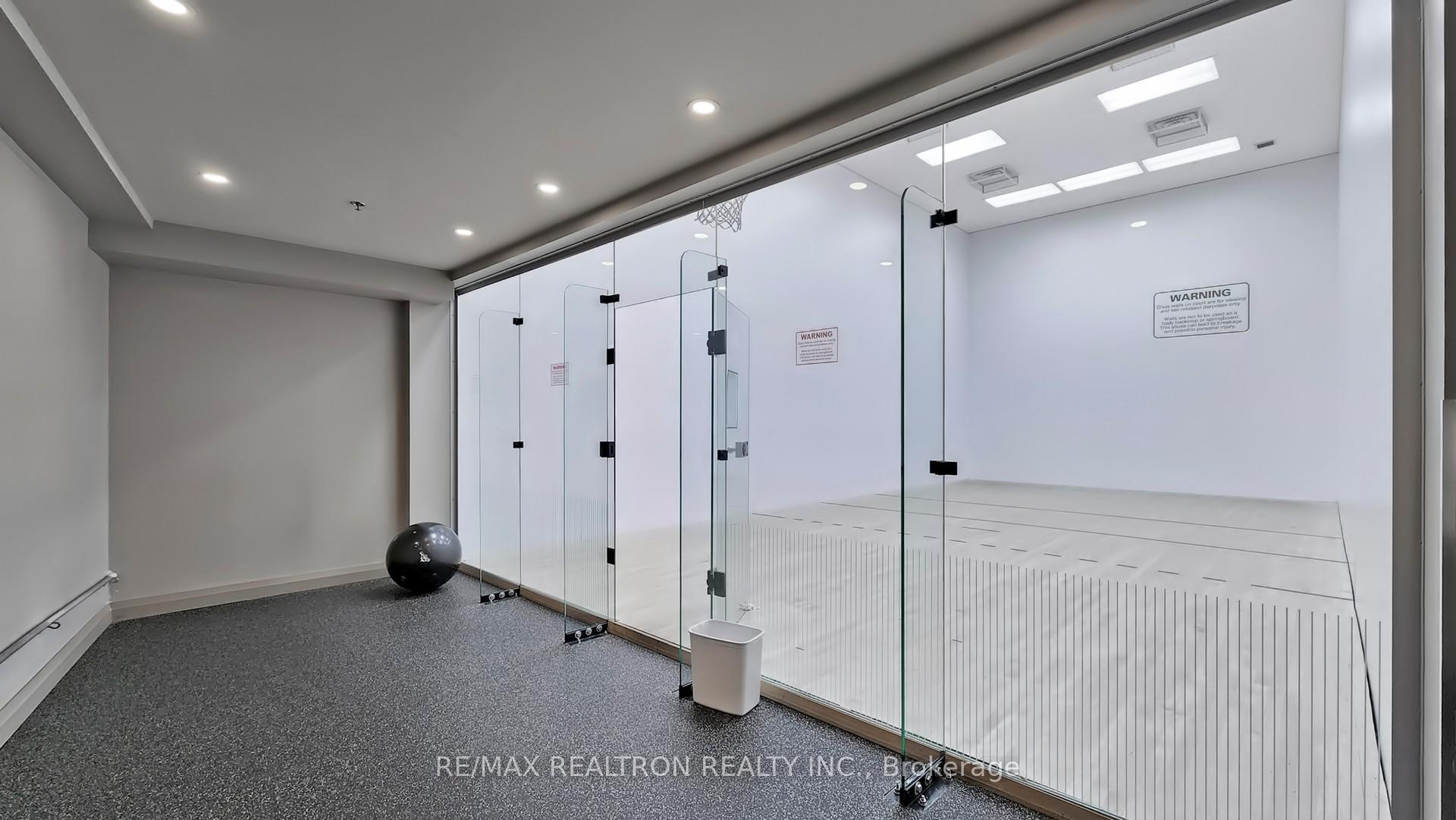 1 Bedroom Condo at 18 Harbour, Toronto For sale