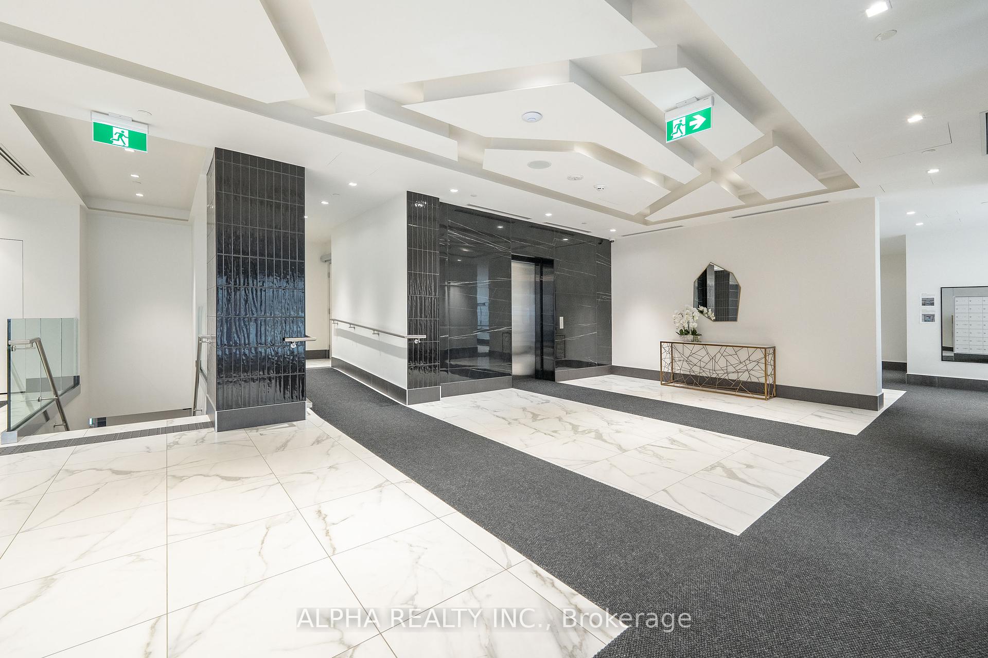 3 Bedrooms Condo at 50 Dunfield,  Toronto For sale