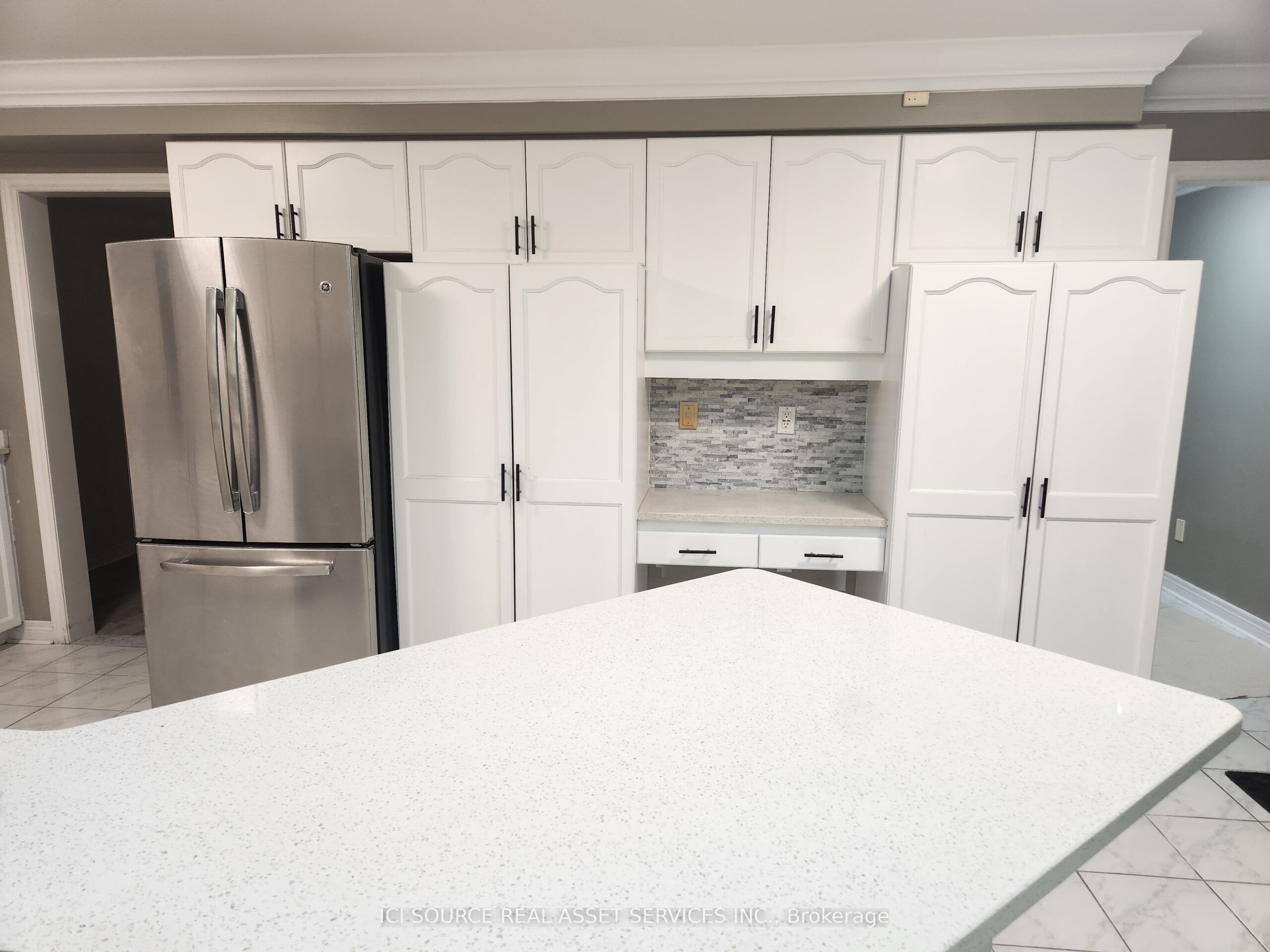 2037 Mckerlie Crescent, Burlington Rose