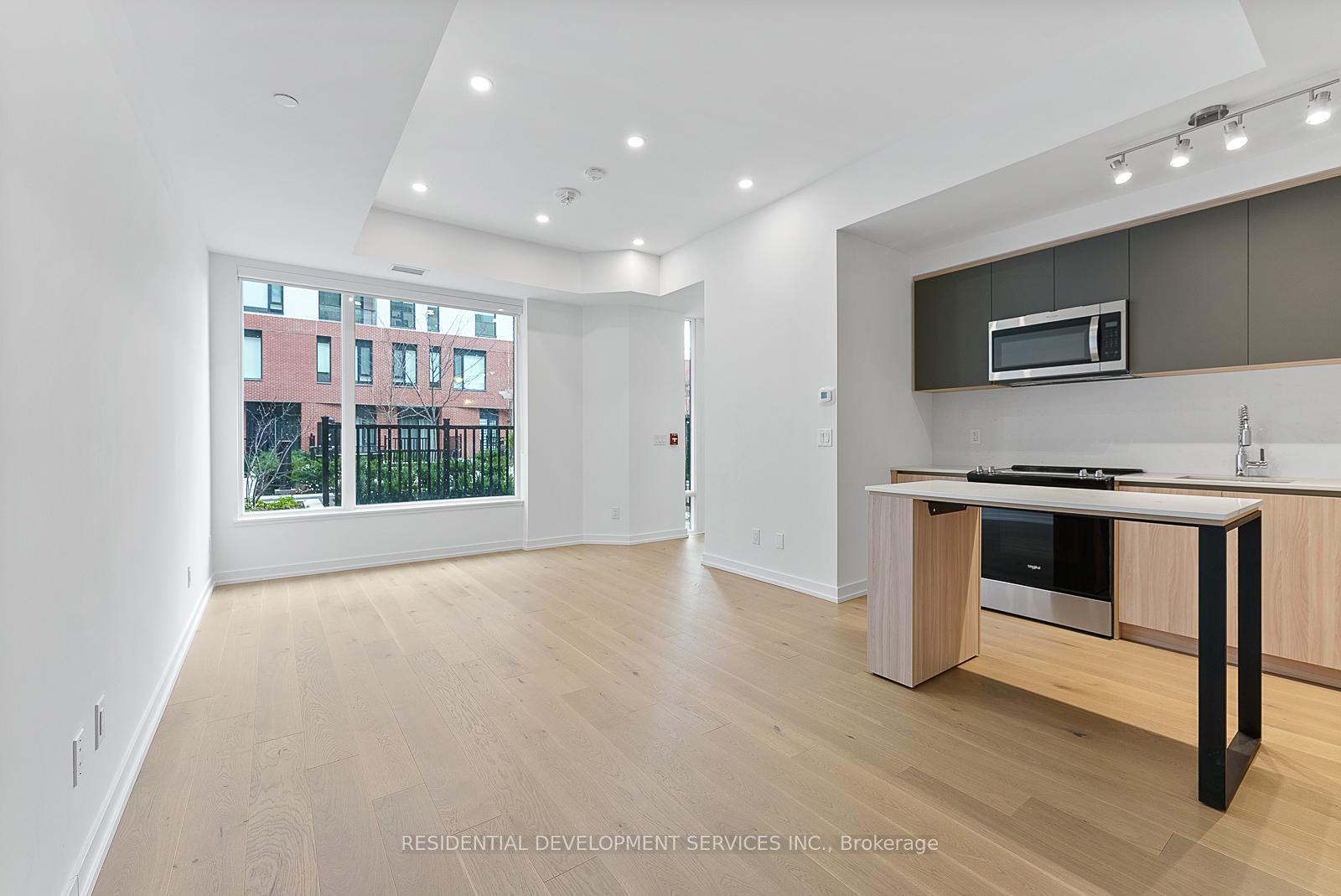 3 Bedrooms Condo at 15 Maryport,  Toronto For sale