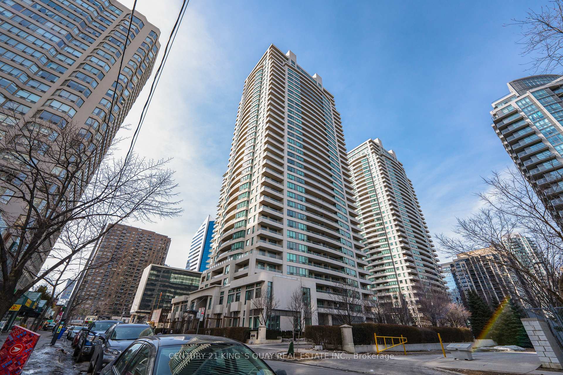3 Bedrooms Condo at 18 Spring Garden, Toronto For sale