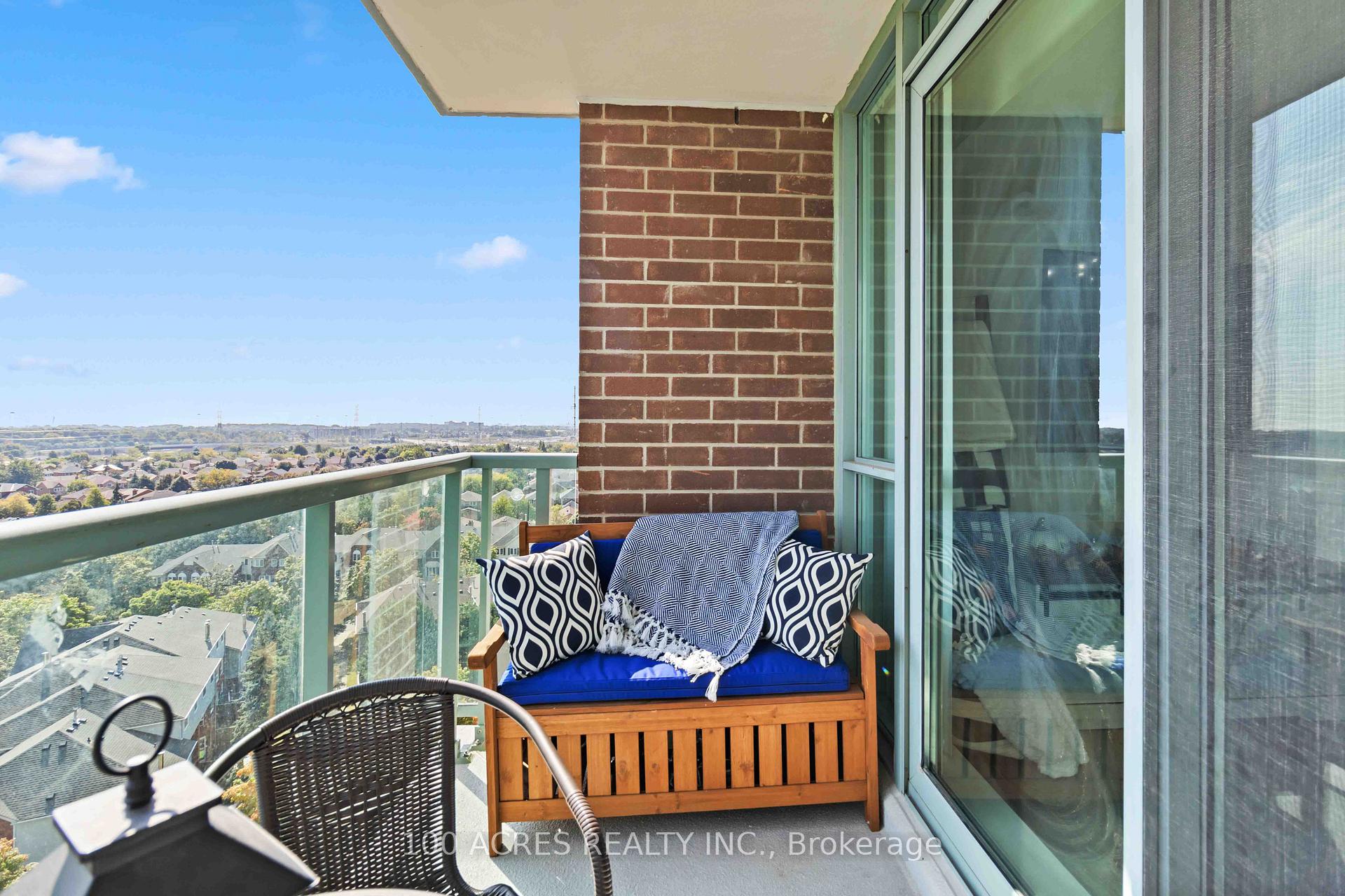2 Bedrooms Condo at 4879 Kimbermount,  Mississauga For sale